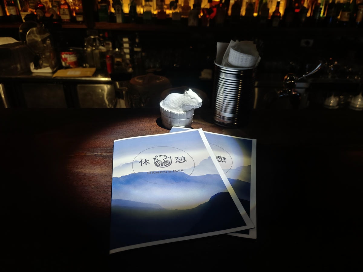 【台北餐酒】休憩Ramen&Bar、創意拉麵遇上獨門調酒!東區隱藏版平價深夜食堂!東區宵夜!台北拉麵、國父紀念館站美食 - 第23張圖