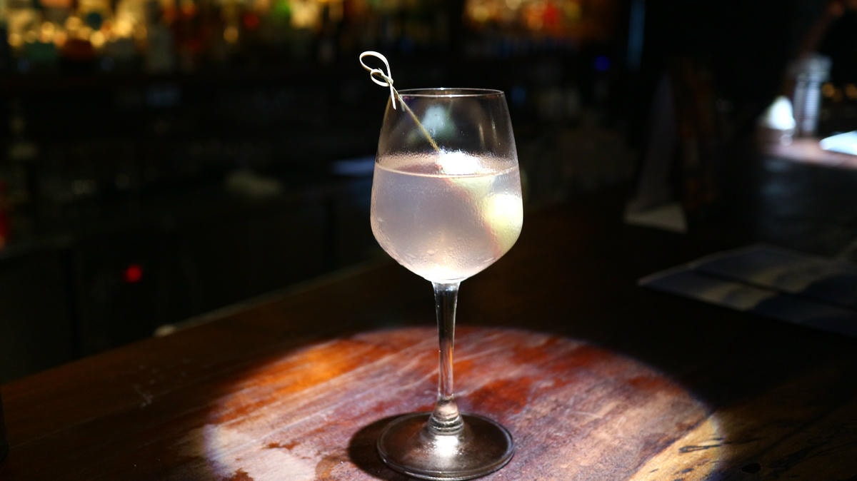 【台北餐酒】休憩Ramen&Bar、創意拉麵遇上獨門調酒!東區隱藏版平價深夜食堂!東區宵夜!台北拉麵、國父紀念館站美食 - 第25張圖