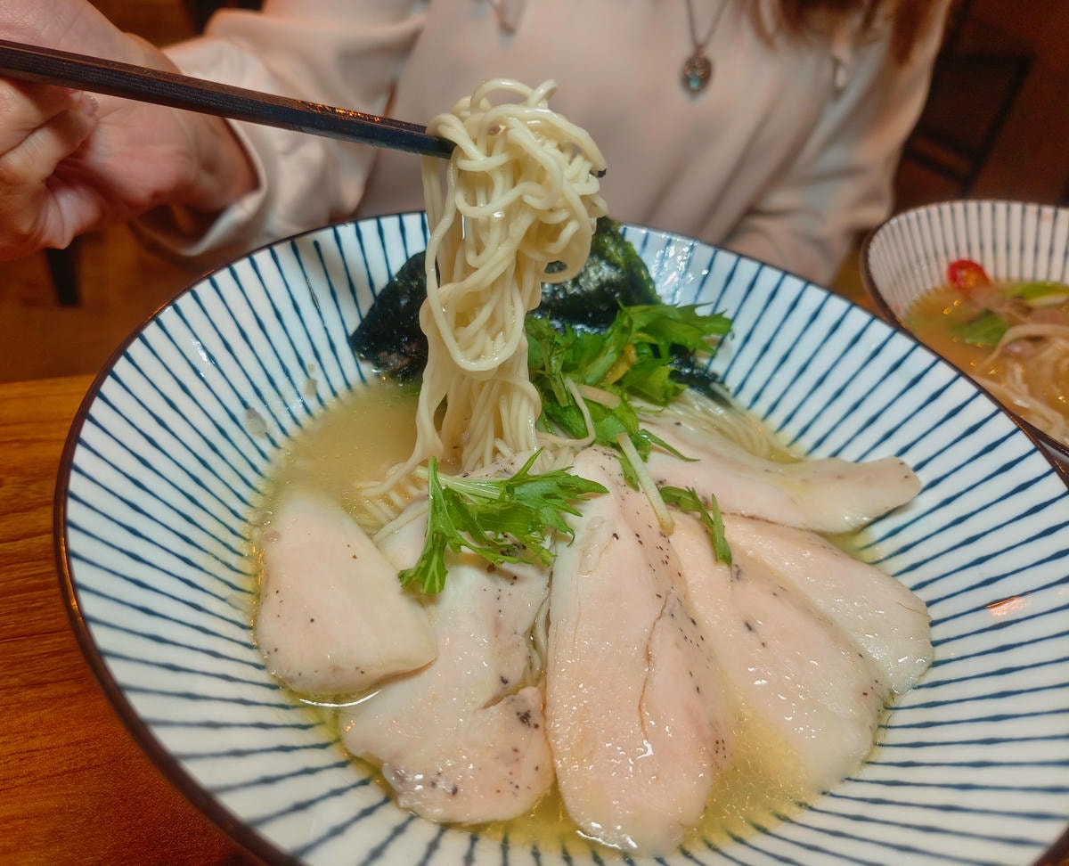 【台北餐酒】休憩Ramen&Bar、創意拉麵遇上獨門調酒!東區隱藏版平價深夜食堂!東區宵夜!台北拉麵、國父紀念館站美食 - 第11張圖