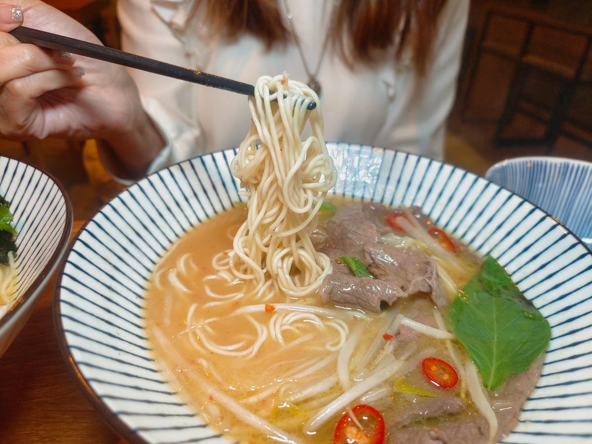 【台北餐酒】休憩Ramen&Bar、創意拉麵遇上獨門調酒!東區隱藏版平價深夜食堂!東區宵夜!台北拉麵、國父紀念館站美食 - 第9張圖