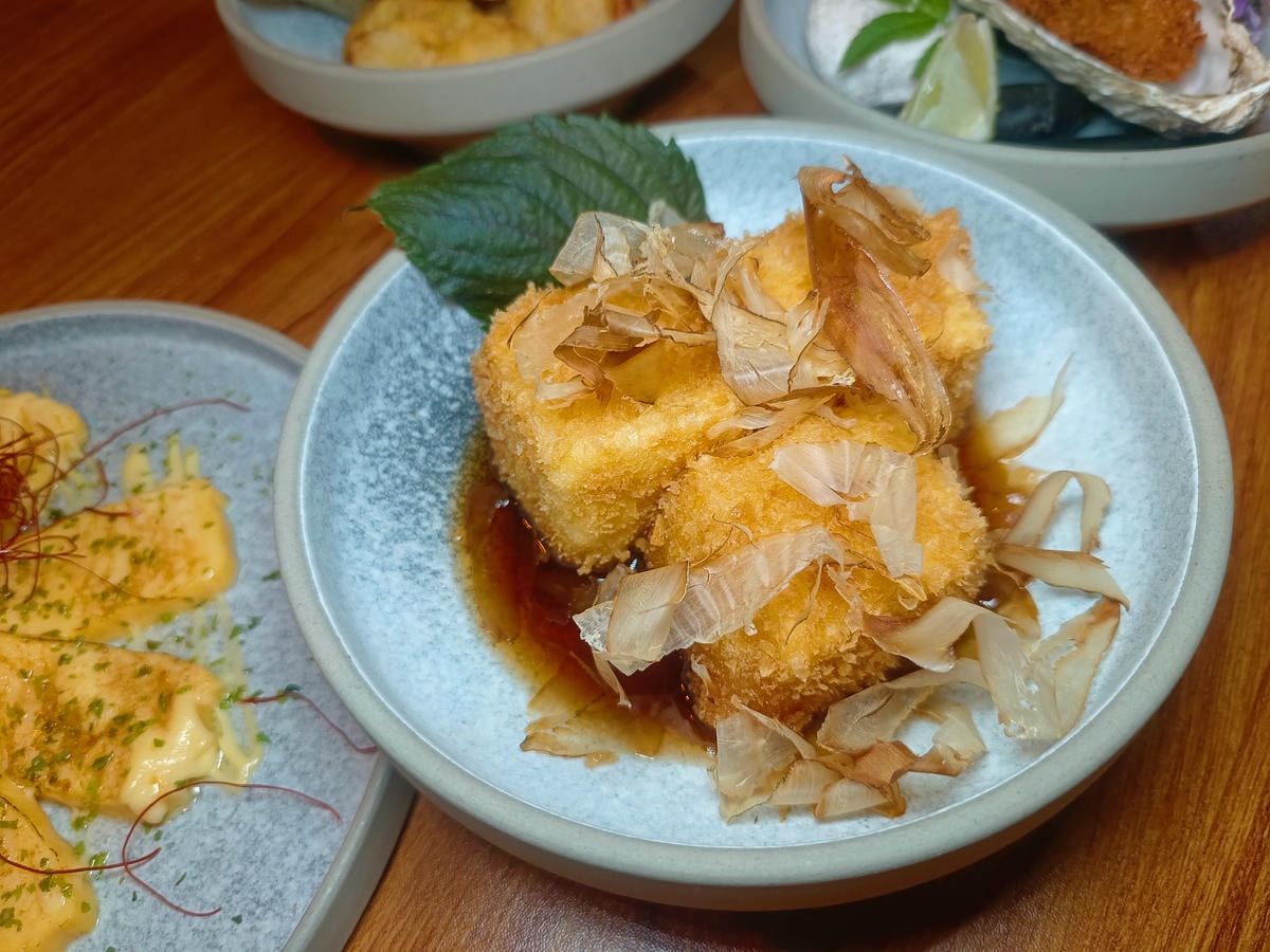 【台北餐酒】休憩Ramen&Bar、創意拉麵遇上獨門調酒!東區隱藏版平價深夜食堂!東區宵夜!台北拉麵、國父紀念館站美食 - 第14張圖