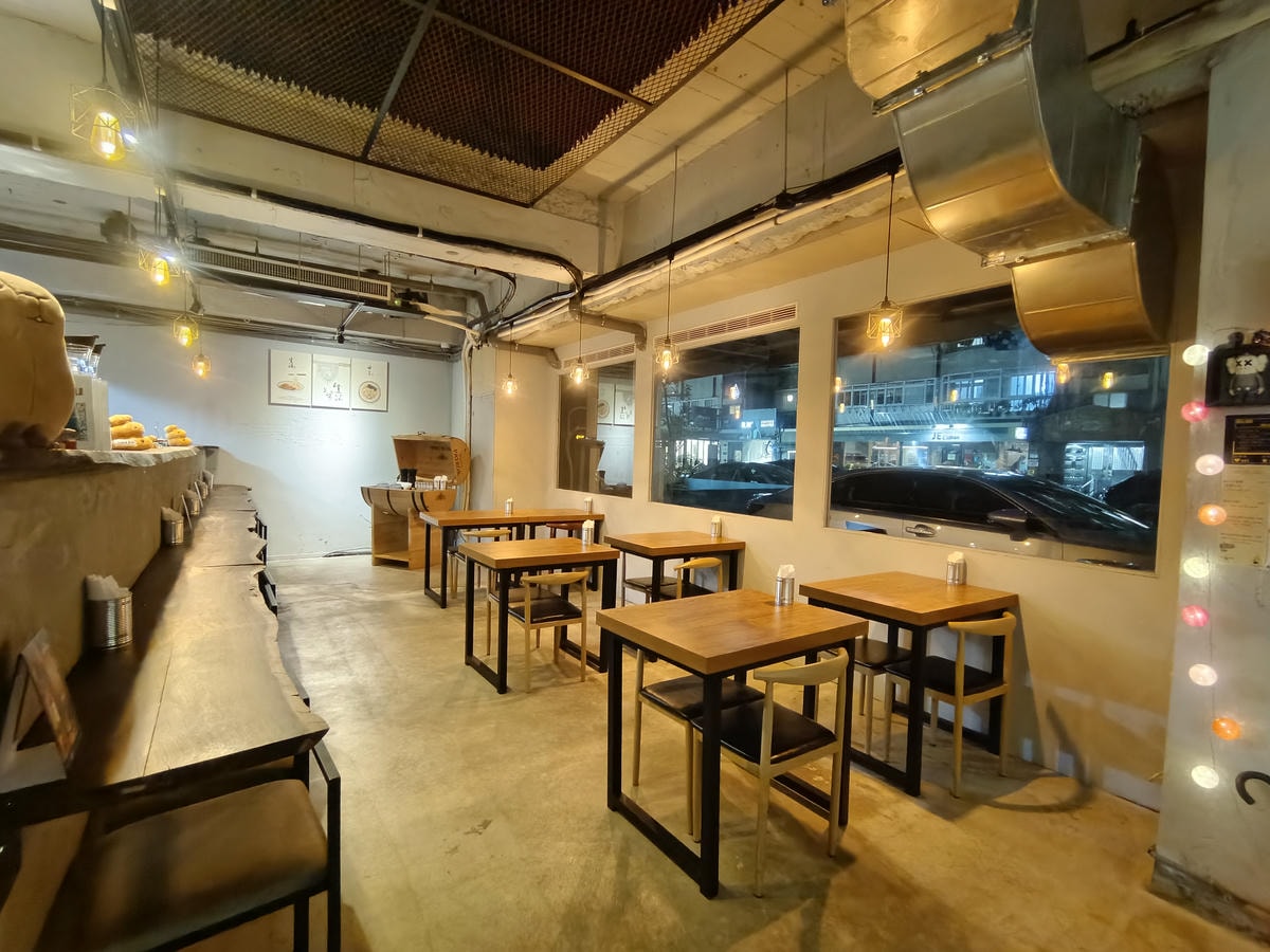 【台北餐酒】休憩Ramen&Bar、創意拉麵遇上獨門調酒!東區隱藏版平價深夜食堂!東區宵夜!台北拉麵、國父紀念館站美食 - 第3張圖