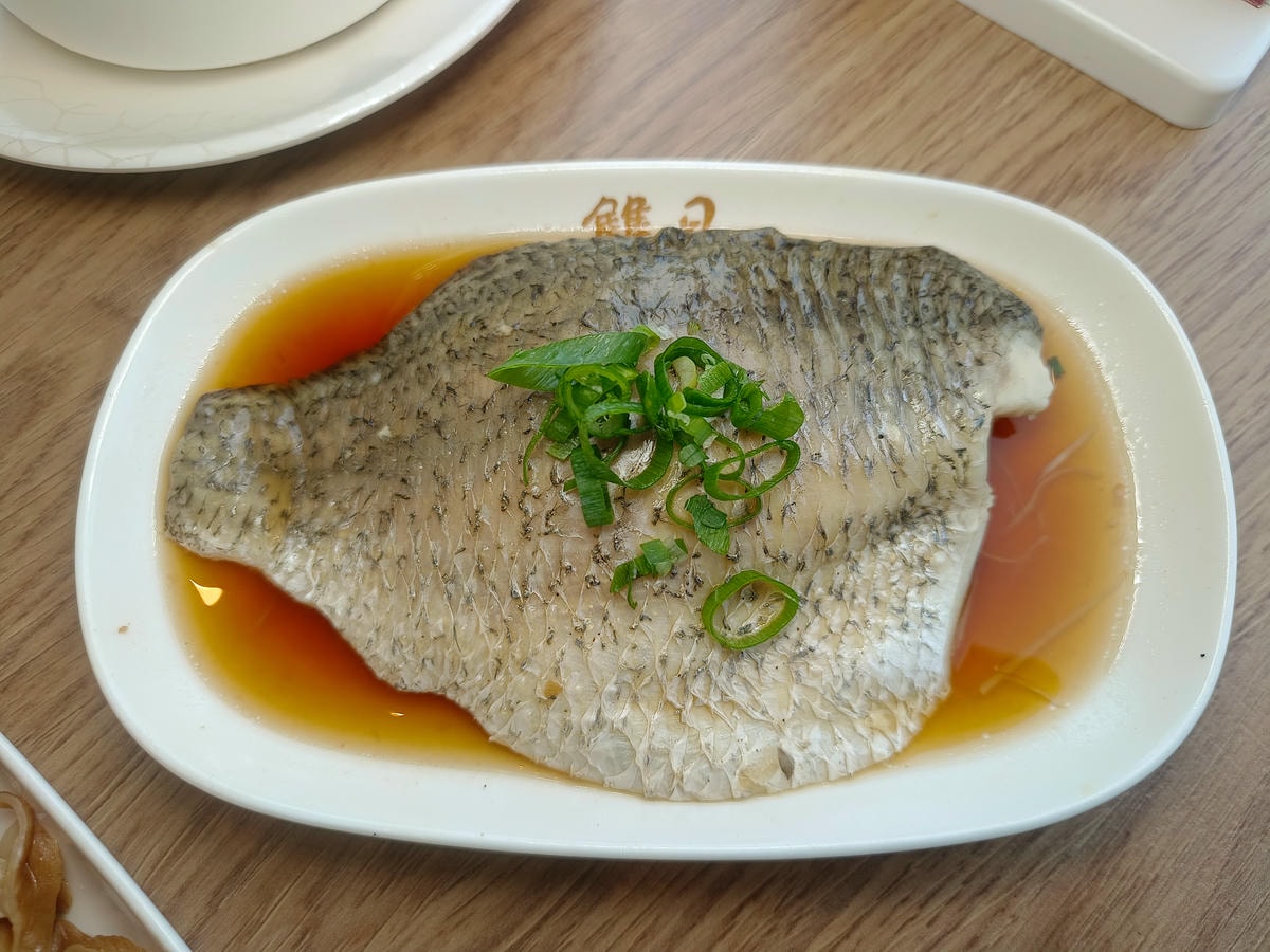 【台北雞湯】雙月食品社 森林公園店、台北拓展到七間店分店了!連續5年台北米其林必比登美食餐廳!每碗湯品料都是滿出來! - 第17張圖