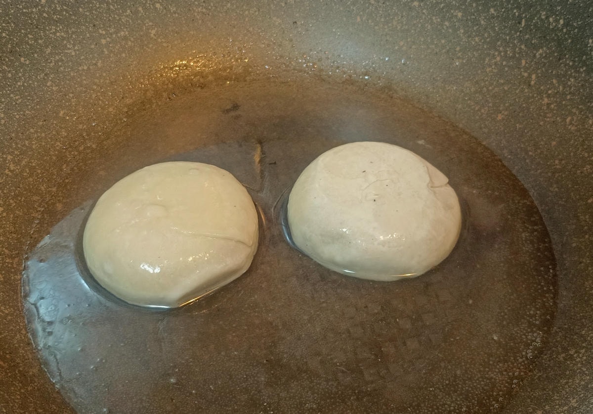 【宅配美食推薦】吳霸霸、酥脆亞麻小米蔥油餅、隨時爆漿肉汁、純牛肉餡餅、蔥肉餡餅必吃起來! - 第9張圖