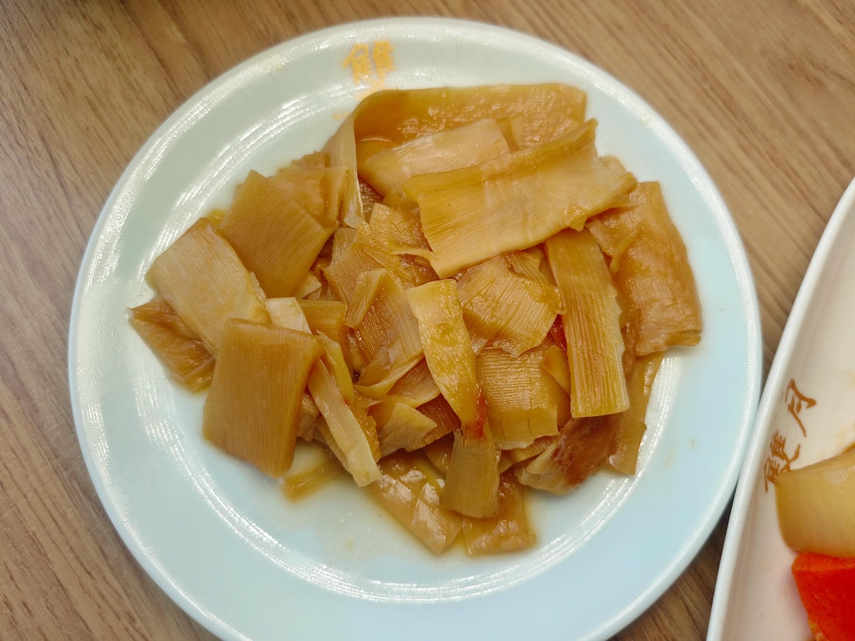 【台北雞湯】雙月食品社 森林公園店、台北拓展到七間店分店了!連續5年台北米其林必比登美食餐廳!每碗湯品料都是滿出來! - 第23張圖