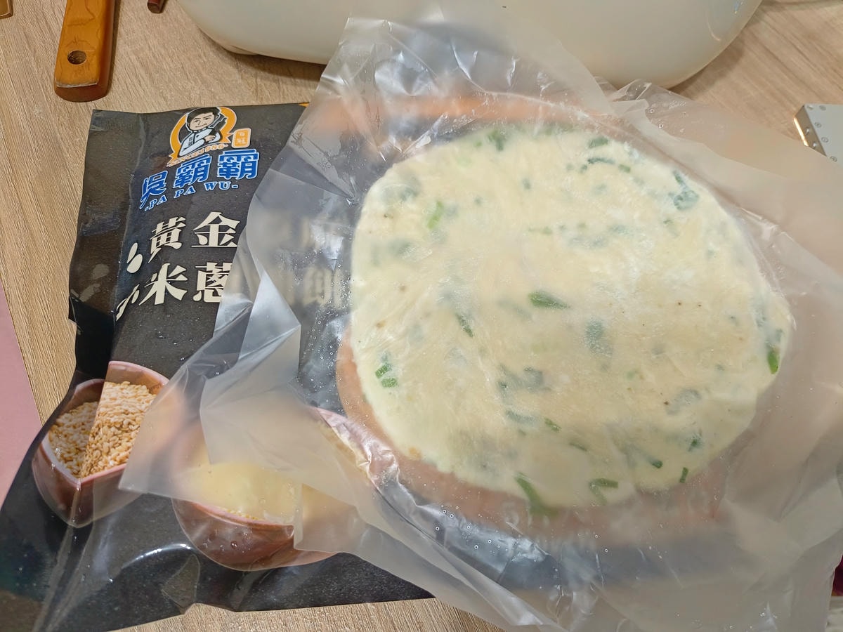 【宅配美食推薦】吳霸霸、酥脆亞麻小米蔥油餅、隨時爆漿肉汁、純牛肉餡餅、蔥肉餡餅必吃起來! - 第3張圖