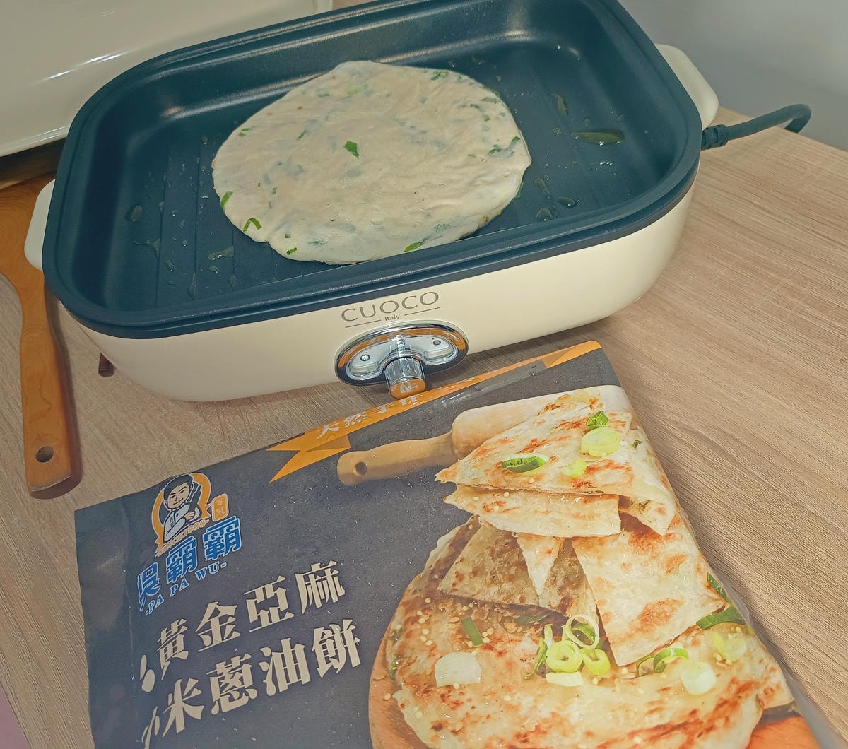 【宅配美食推薦】吳霸霸、酥脆亞麻小米蔥油餅、隨時爆漿肉汁、純牛肉餡餅、蔥肉餡餅必吃起來! - 第4張圖