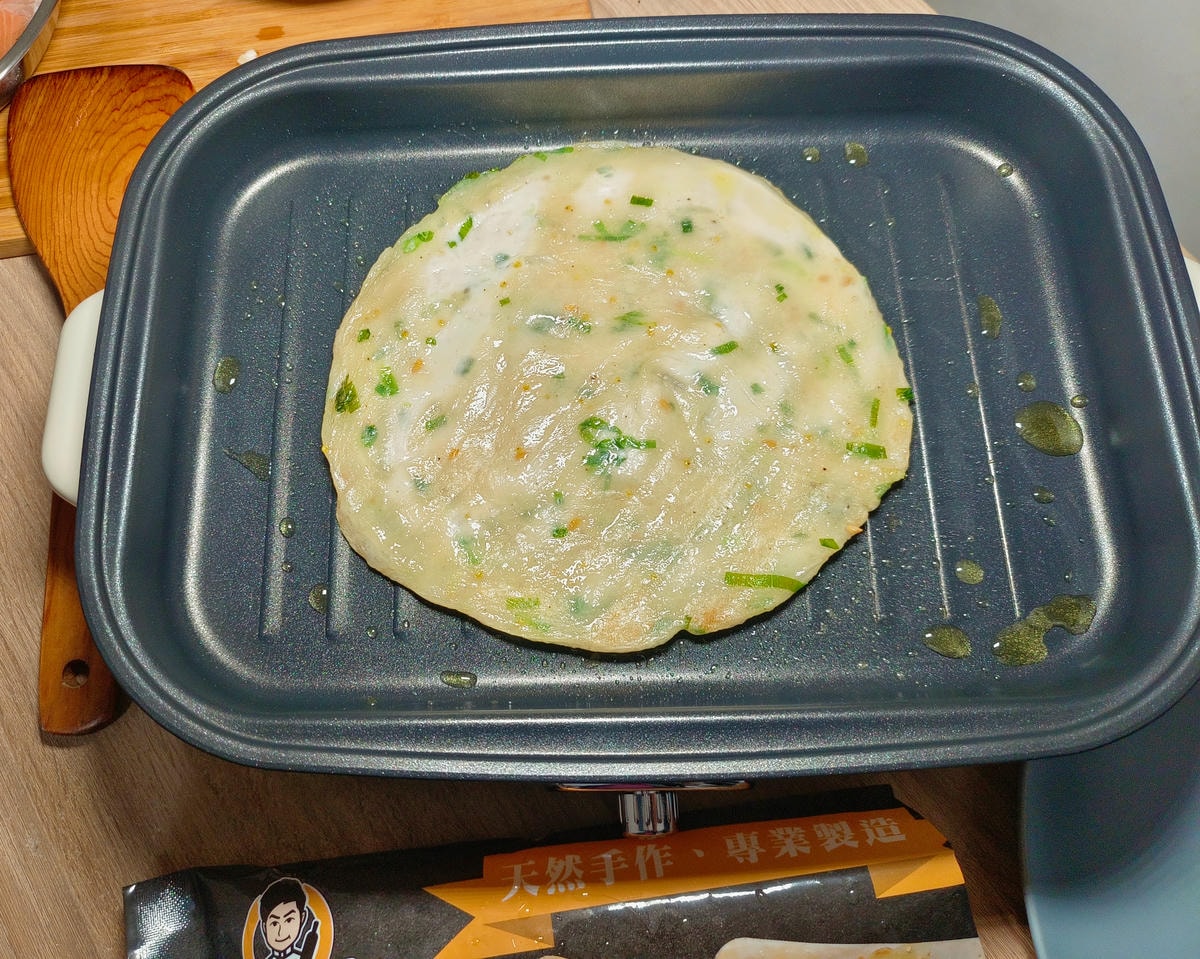 【宅配美食推薦】吳霸霸、酥脆亞麻小米蔥油餅、隨時爆漿肉汁、純牛肉餡餅、蔥肉餡餅必吃起來! - 第5張圖