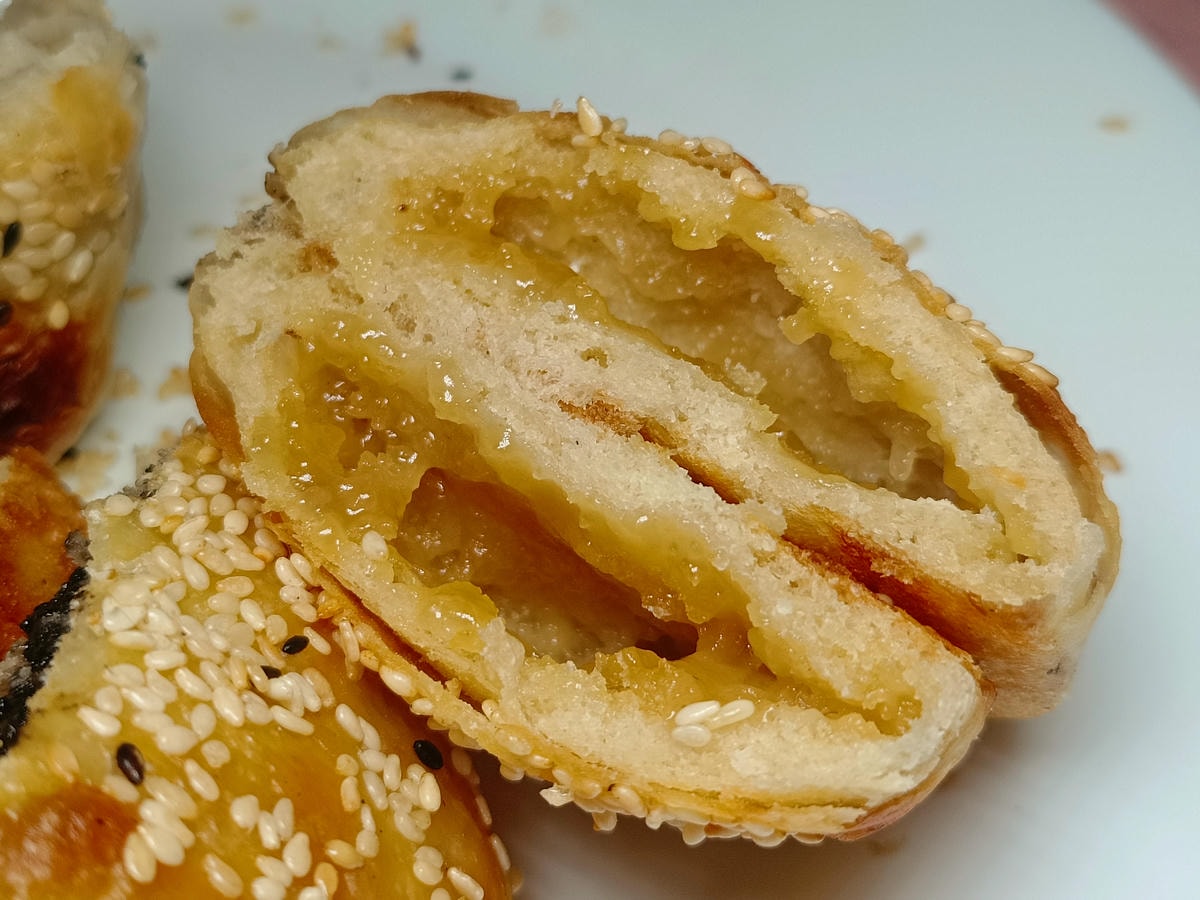 永春市場美食｜武大郎胡椒餅 、一個只要銅板價15元、一攤包辦了甜鹹小點、胡椒餅、芝麻餅、麥芽餅！台北小吃