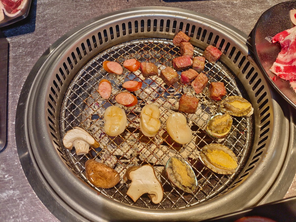 中壢燒肉吃到飽|三柒燒肉專門店、和牛、天使紅蝦燒肉吃到飽!只要599元!壽星享78折! - 第43張圖