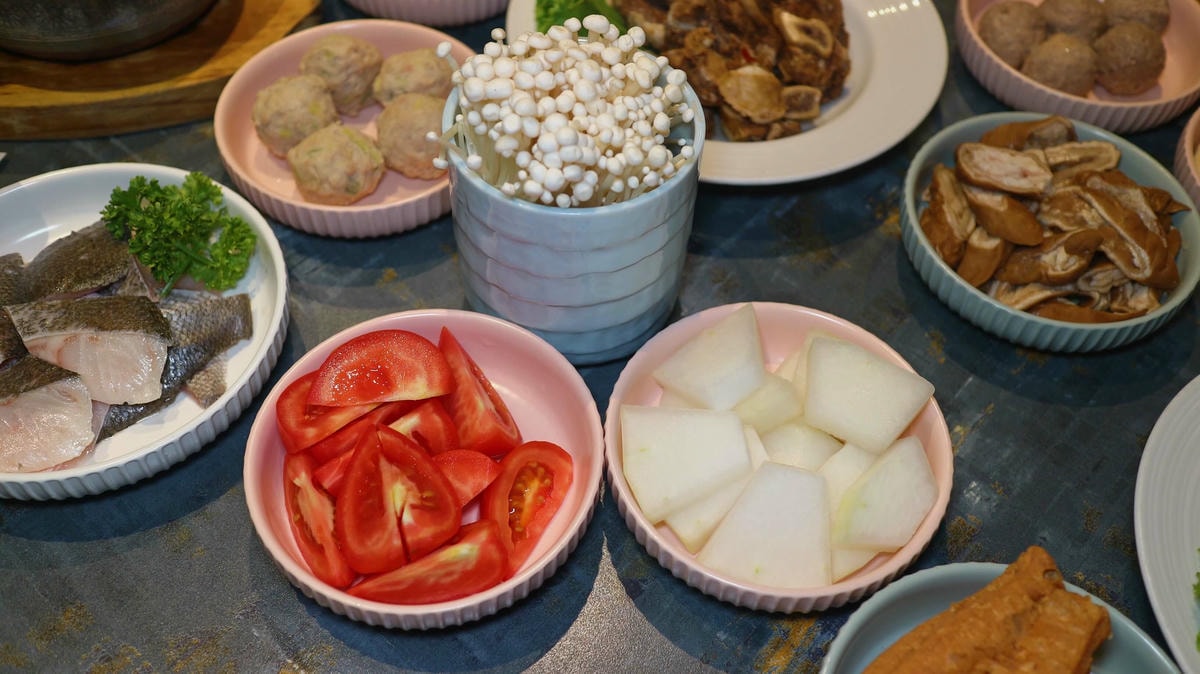 松山火鍋|老撈麻辣火鍋 新派火鍋及私房料理、巨無霸的Size日本大鮮蠔、快一起來吃、加LINE不限時段「啤酒買 1 送 1」老撈瘋鍋祭~吃爽吃滿足! - 第30張圖