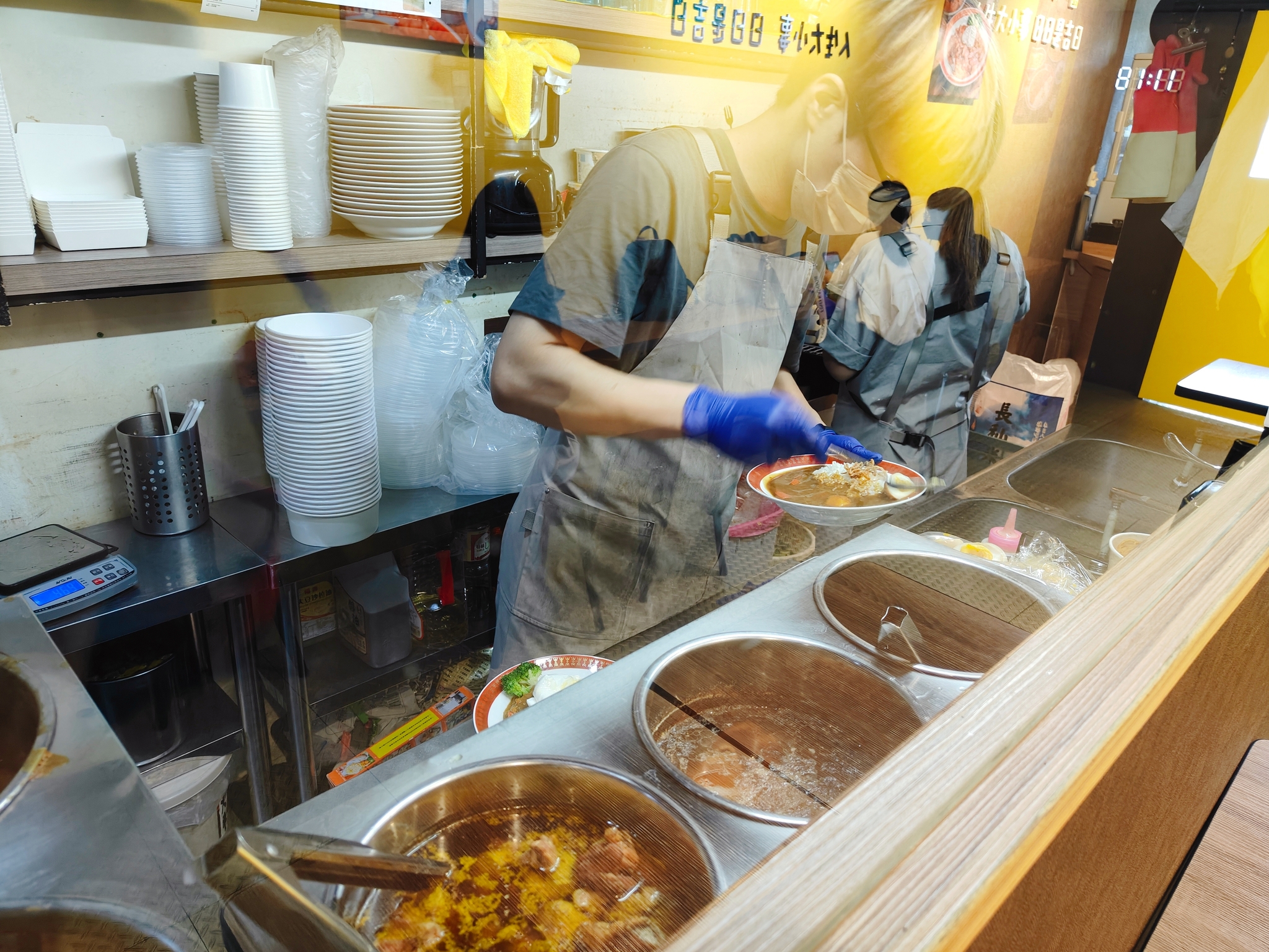 板橋美食｜小吉咖哩 文化店、雙醬咖哩一次滿足多種美味、加飯、加麵、加咖哩全都免費吃到飽！ @💕小美很愛嚐💕