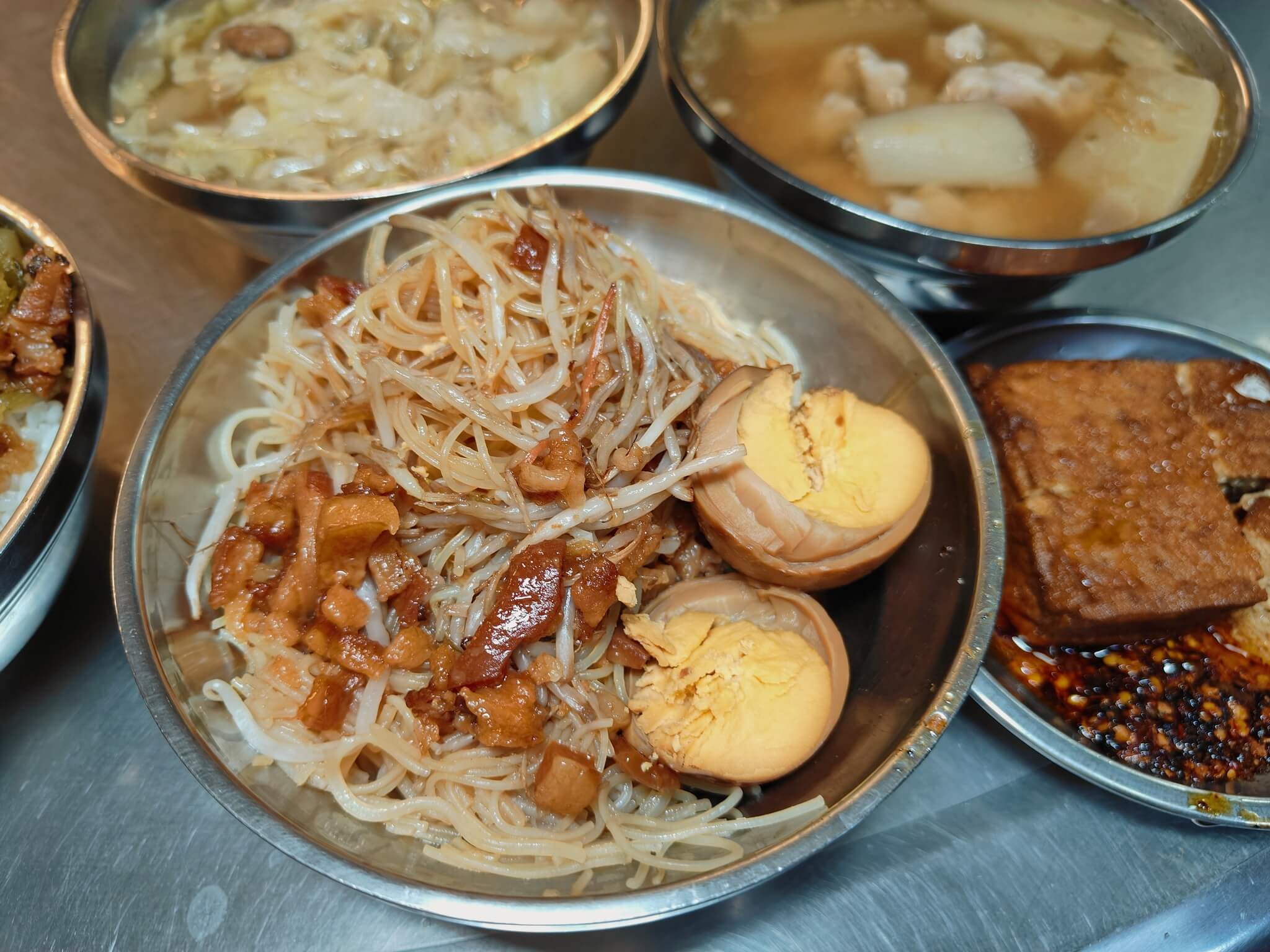 新竹美食｜柳家肉燥飯、傳統秘方飄香90多年、一碗肉燥飯30元、能不吃嗎！ @💕小美很愛嚐💕