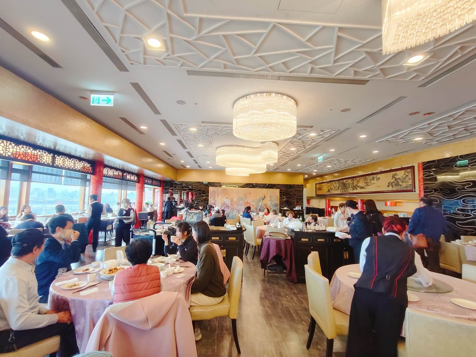 圓山飯店-金龍點心坊、一桌豐富美味經典港飲、老饕最愛港式飲茶！ @💕小美很愛嚐💕
