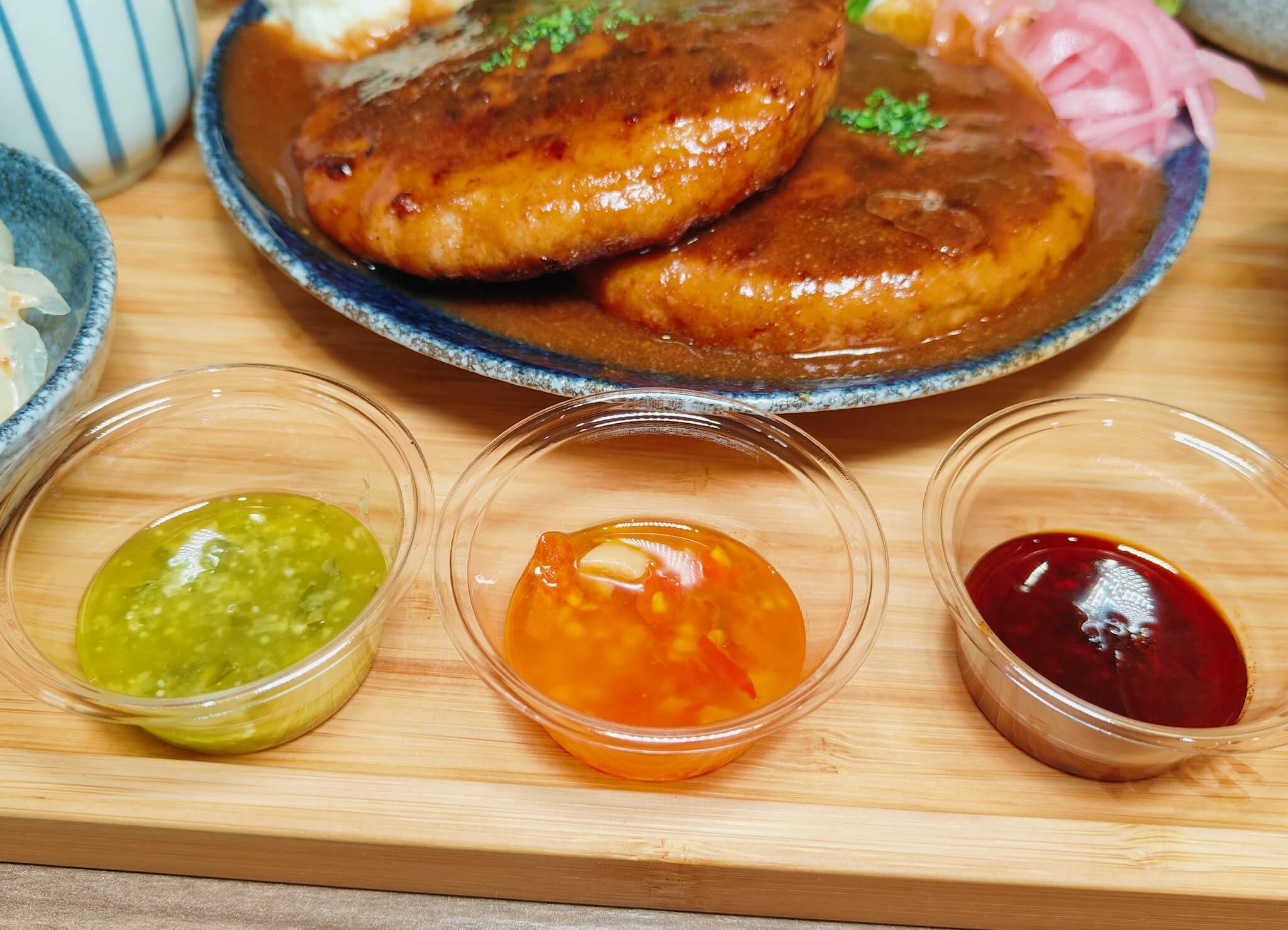 新竹美食｜穗稻忠武|日式定食•肉專門、新鮮手打捏成、Juicy的漢堡排搭配日式風味醬汁！ @💕小美很愛嚐💕