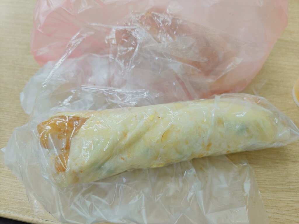 人氣的排隊早午餐、天天現炸現烤油條燒餅必吃、永和黑豆漿、板橋江子翠早餐推薦！