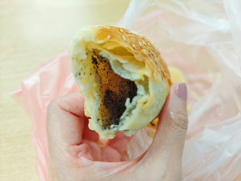 人氣的排隊早午餐、天天現炸現烤油條燒餅必吃、永和黑豆漿、板橋江子翠早餐推薦！