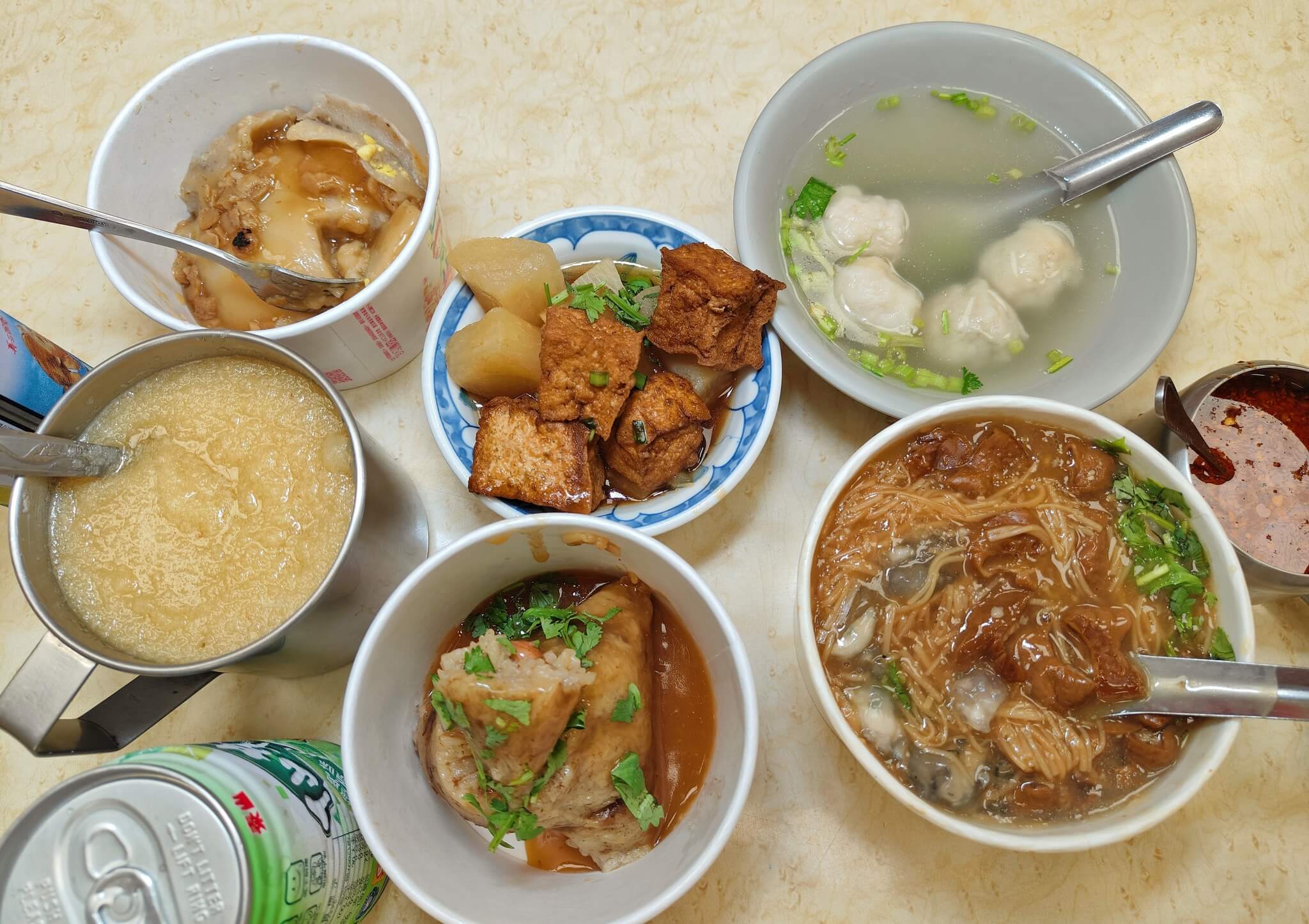 後山埤小吃美食｜春來蚵仔麵線、給料超霸氣、政治名人、明星的愛店、日本客人滿滿！菜單、信義美食 @💕小美很愛嚐💕