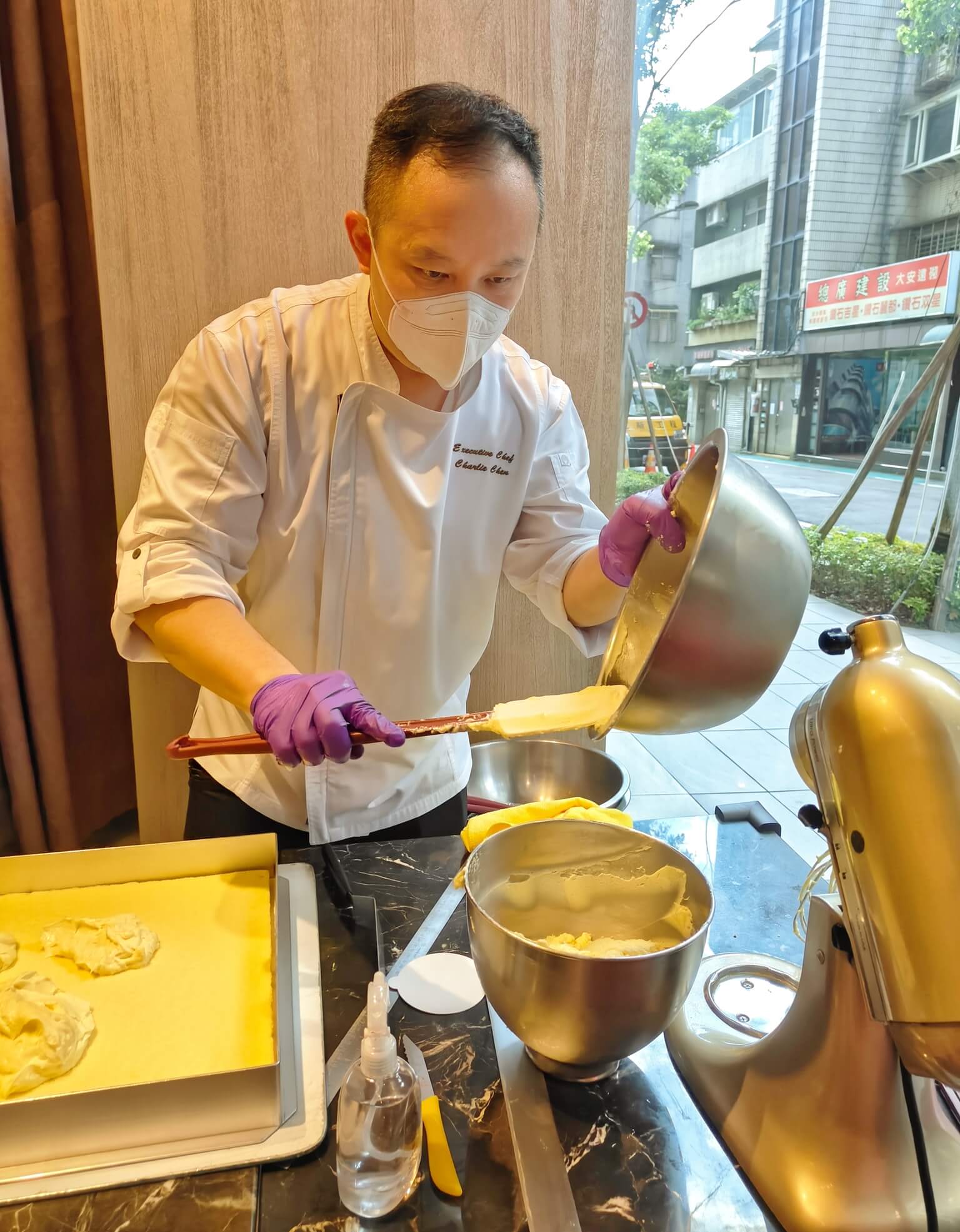 科技大樓甜點推薦｜東京巴黎甜點大安店、鎮店之寶巴黎燒燉布蕾、金莎菠蘿蛋黃酥！中秋伴手禮、送禮大方又體面 @💕小美很愛嚐💕