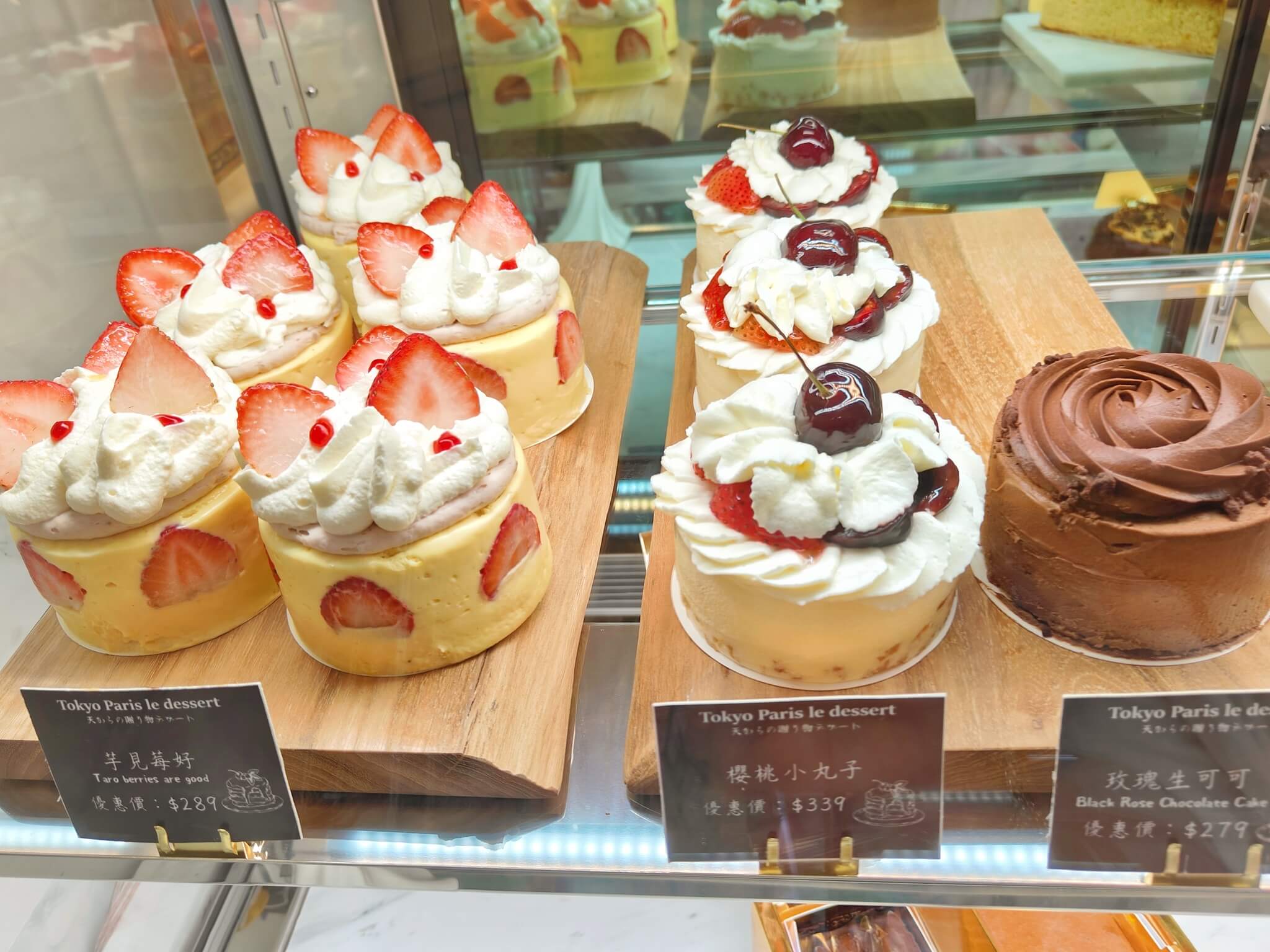 科技大樓甜點推薦｜東京巴黎甜點大安店、鎮店之寶巴黎燒燉布蕾、金莎菠蘿蛋黃酥！中秋伴手禮、送禮大方又體面 @💕小美很愛嚐💕