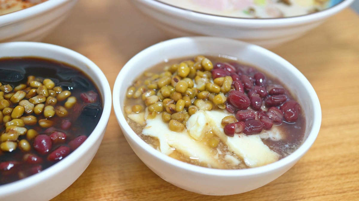 永和美食推薦|何家拉麵永和中正、拉麵無限續、豆花甜品吃到飽、老饕最推「雞白豚骨拉麵」! - 第14張圖