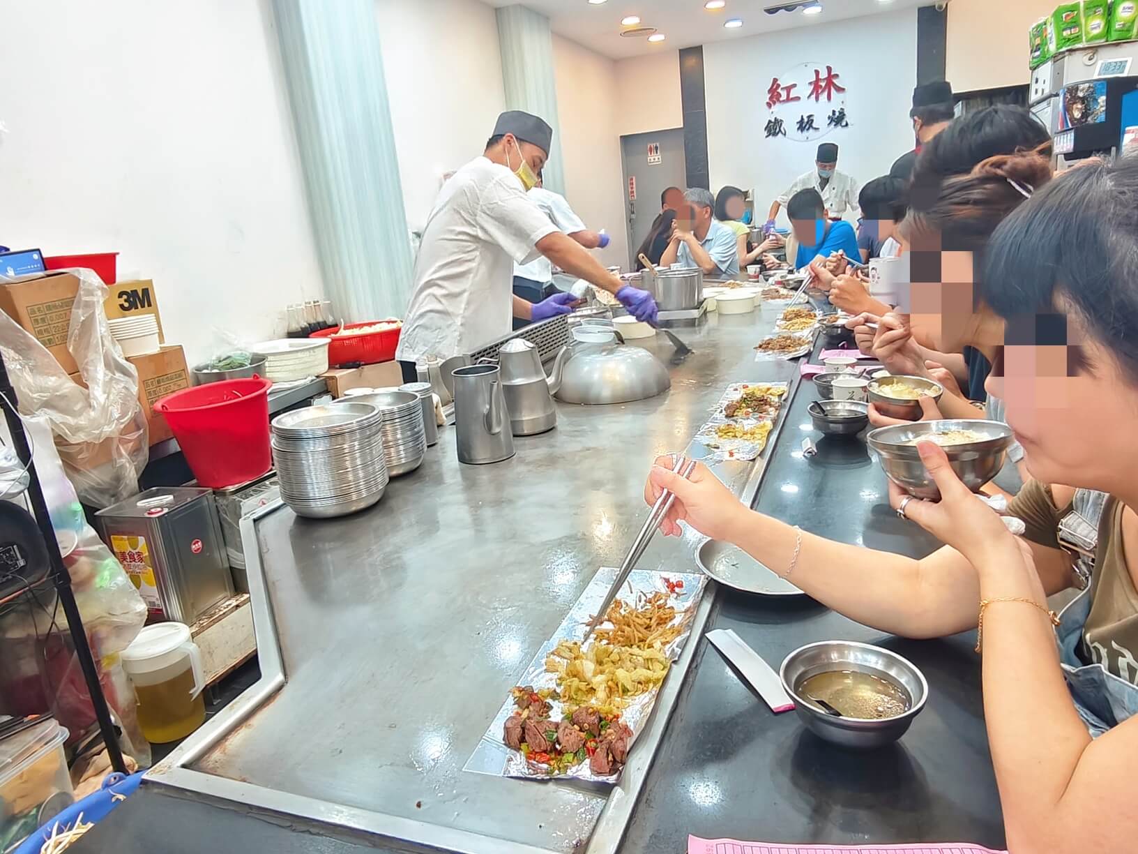 宅配美食｜宝泉百年餅舖、韓國熱門扁可頌、傳統美味蛋黃酥、小月餅酥香好味、質感禮盒！台中伴手禮推薦、中秋禮盒送禮！ @💕小美很愛嚐💕