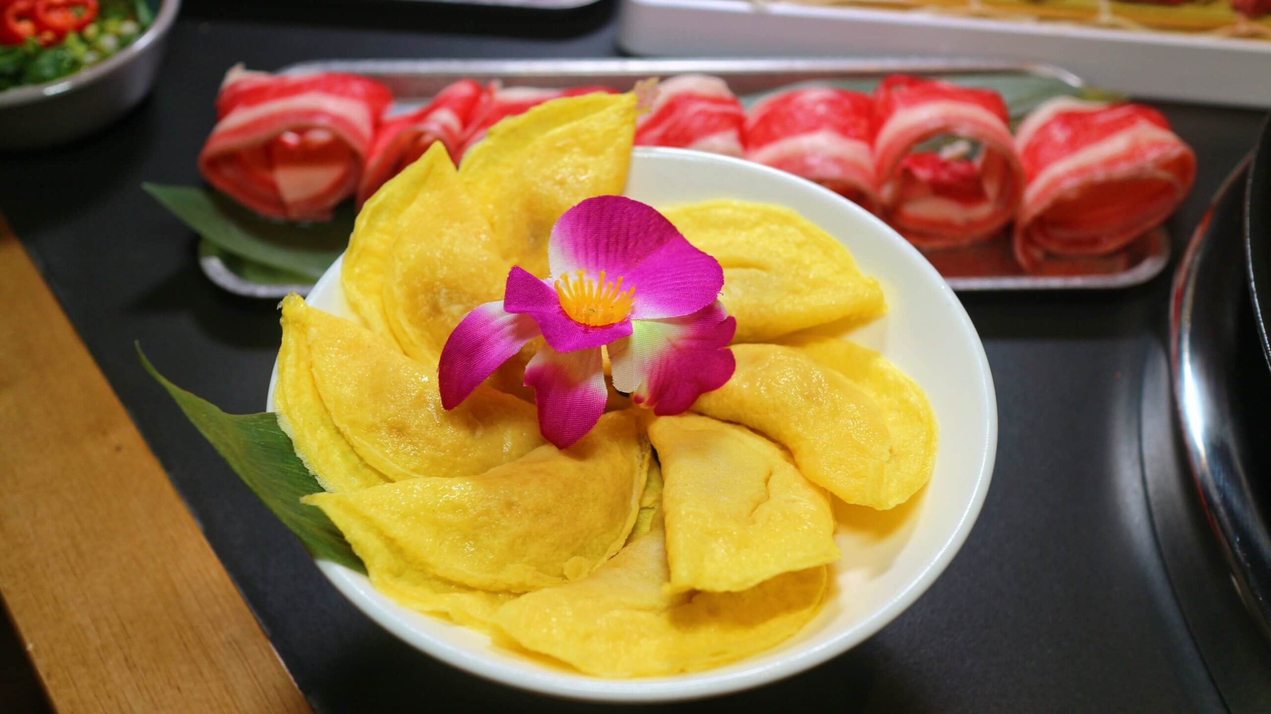 竹北美食｜李鐵柱火鍋村、「以茶代水」打造獨特濃厚迷人口感、飲料必點來療癒一下自己、小茶壺冒煙可愛到不行！ @💕小美很愛嚐💕