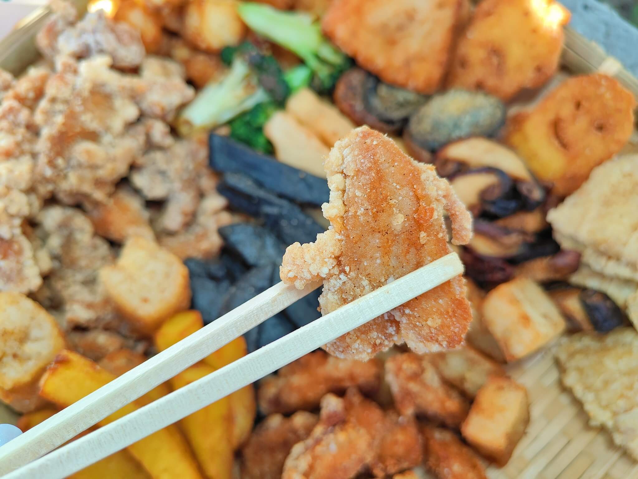 桃園美食｜炸綺來鹹酥雞 桃園中正店、比臉還大雞排必點必吃、現點現炸只要銅板價！ @💕小美很愛嚐💕