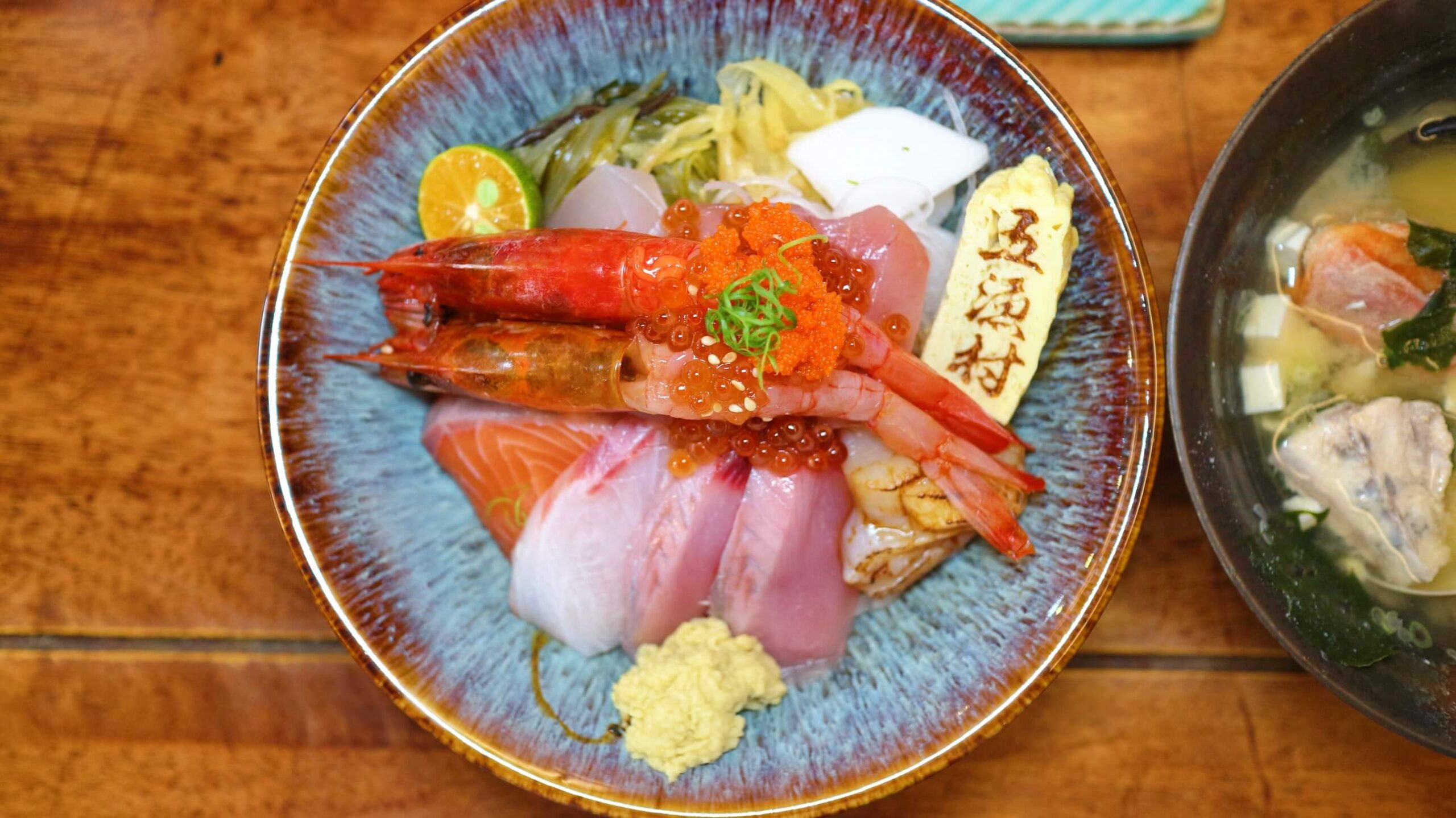 內湖美食｜五漁村丼飯屋、超級彭湃豪華海鮮丼飯、高CP值白飯、霸氣味噌湯免費喝到飽！內湖隱藏版美食 @💕小美很愛嚐💕