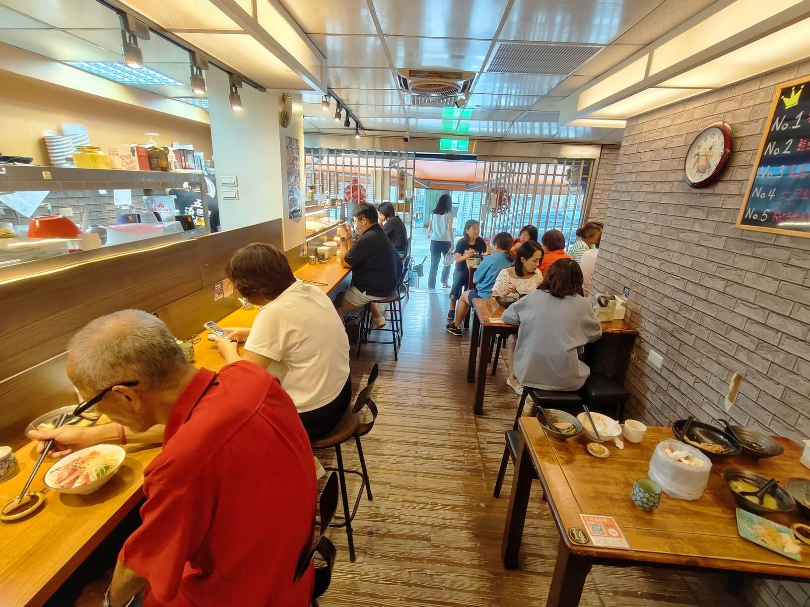 內湖美食｜五漁村丼飯屋、超級彭湃豪華海鮮丼飯、高CP值白飯、霸氣味噌湯免費喝到飽！內湖隱藏版美食 @💕小美很愛嚐💕