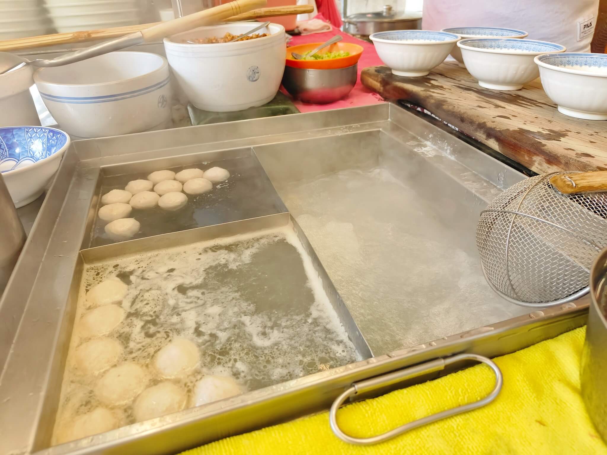 羅東美食｜羅東帝爺廟口喥咕麵、乾麵、餛飩專賣超過一甲子！樸實無華的涮嘴必吃美食之一 @💕小美很愛嚐💕