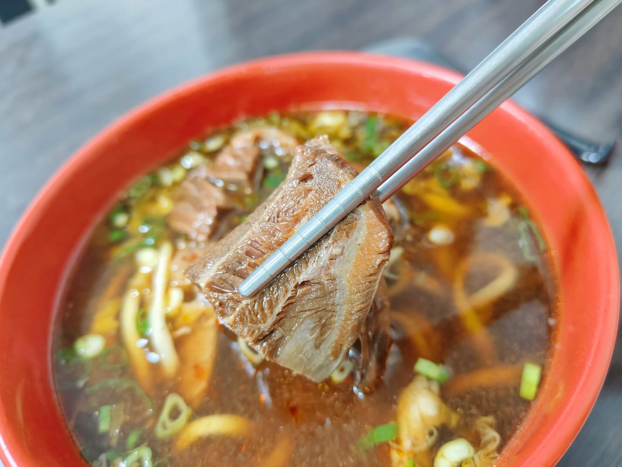 江子翠美食｜鍋貼水餃牛肉麵、加麵只要加10元 , 哇~馬上升級大碗 , 一餐便宜又飽足！ @💕小美很愛嚐💕