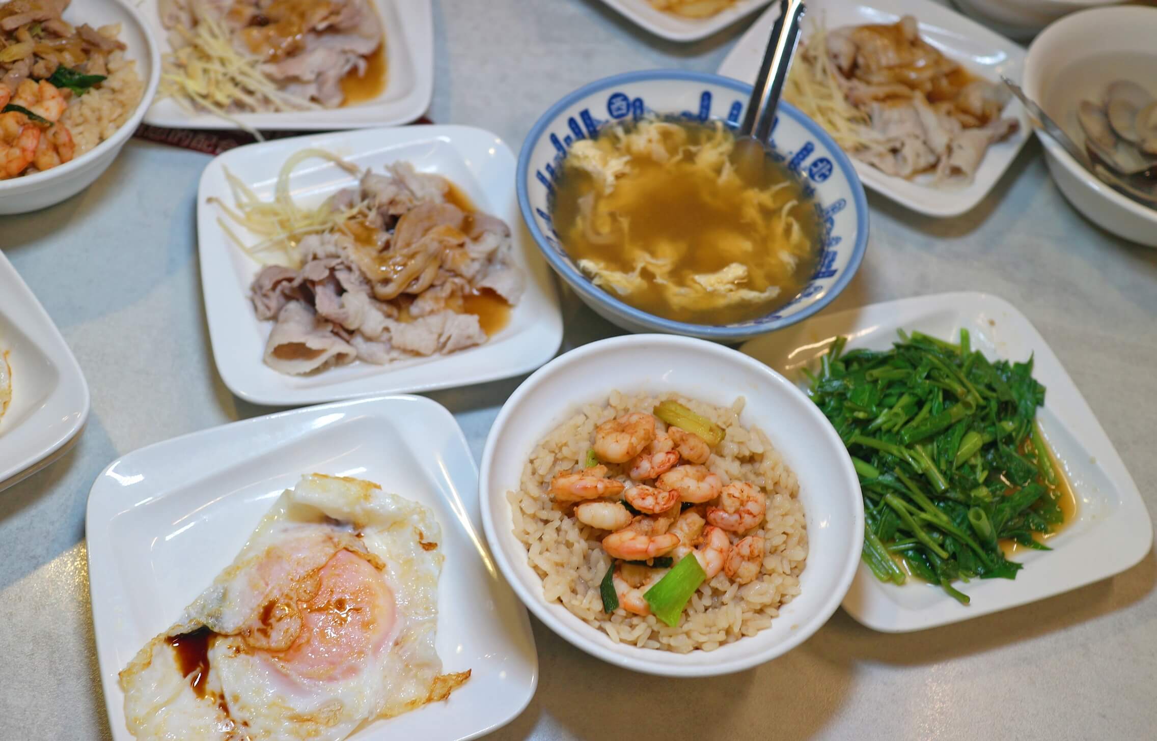 台南美食｜矮仔成蝦仁飯、純樸、實在、不耍噱頭單純美味、府城百年美食！ @💕小美很愛嚐💕