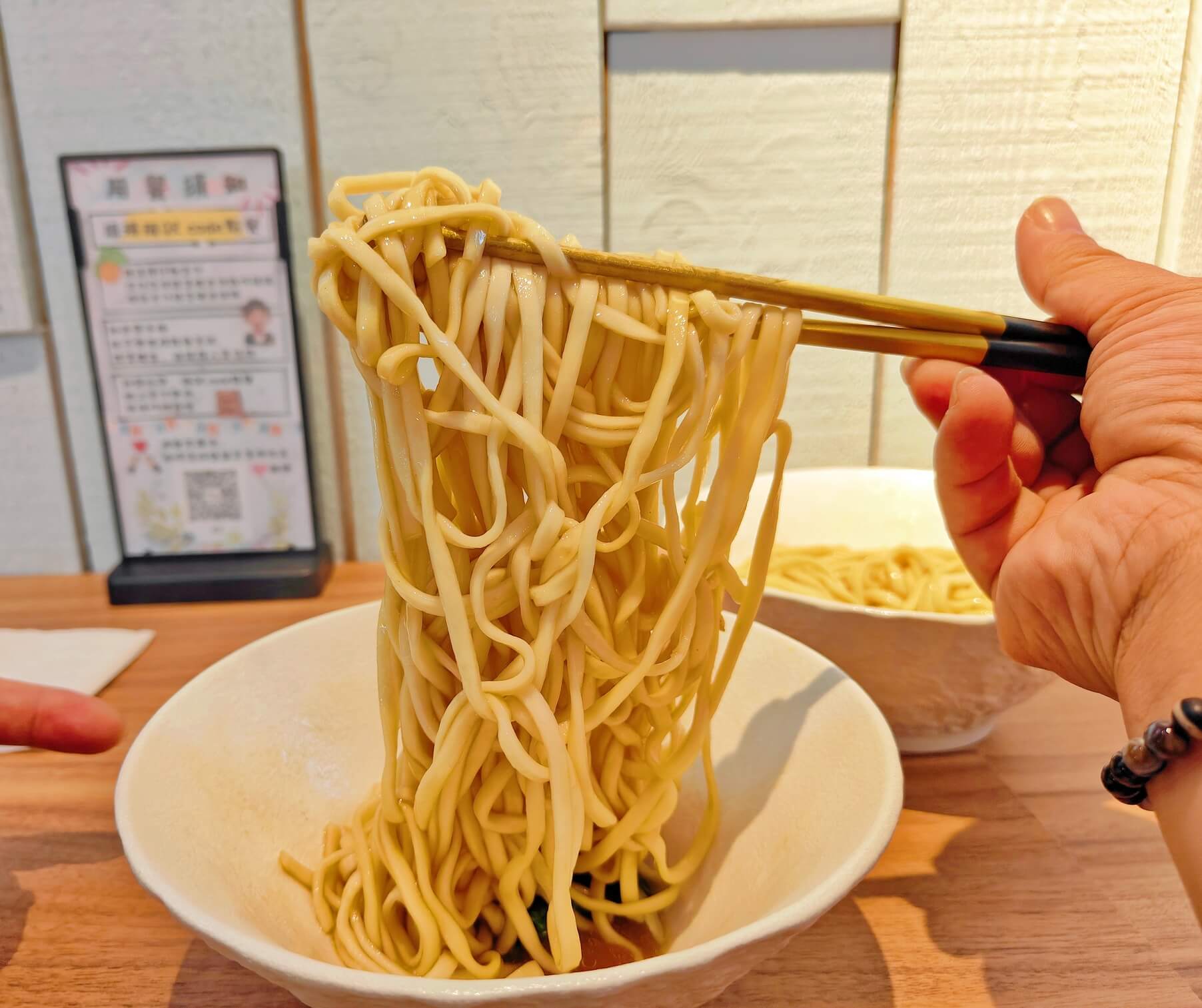 信義美食｜食徒頂即鍋 永吉店、美其林精選、古早味豆花吃到飽、4.7星評論被網友 , 排隊也要吃到！！ @💕小美很愛嚐💕