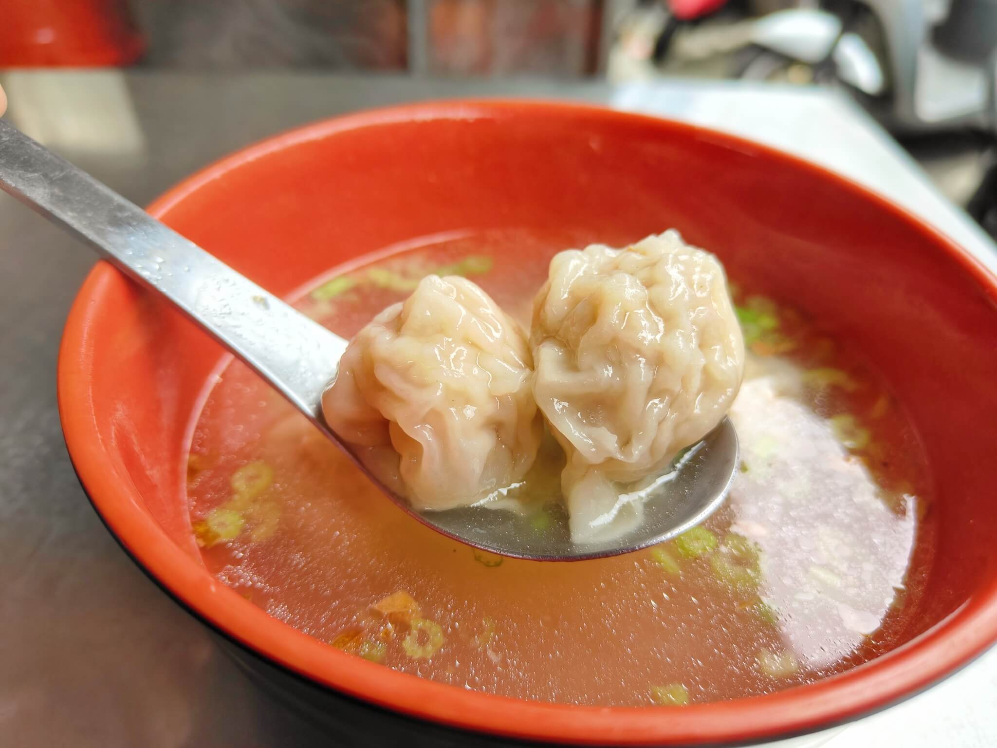 江子翠美食｜無名米粉湯、餛飩皮薄餡很有味、在地人台式午餐晚餐！板橋米粉湯推薦！(菜單) @💕小美很愛嚐💕