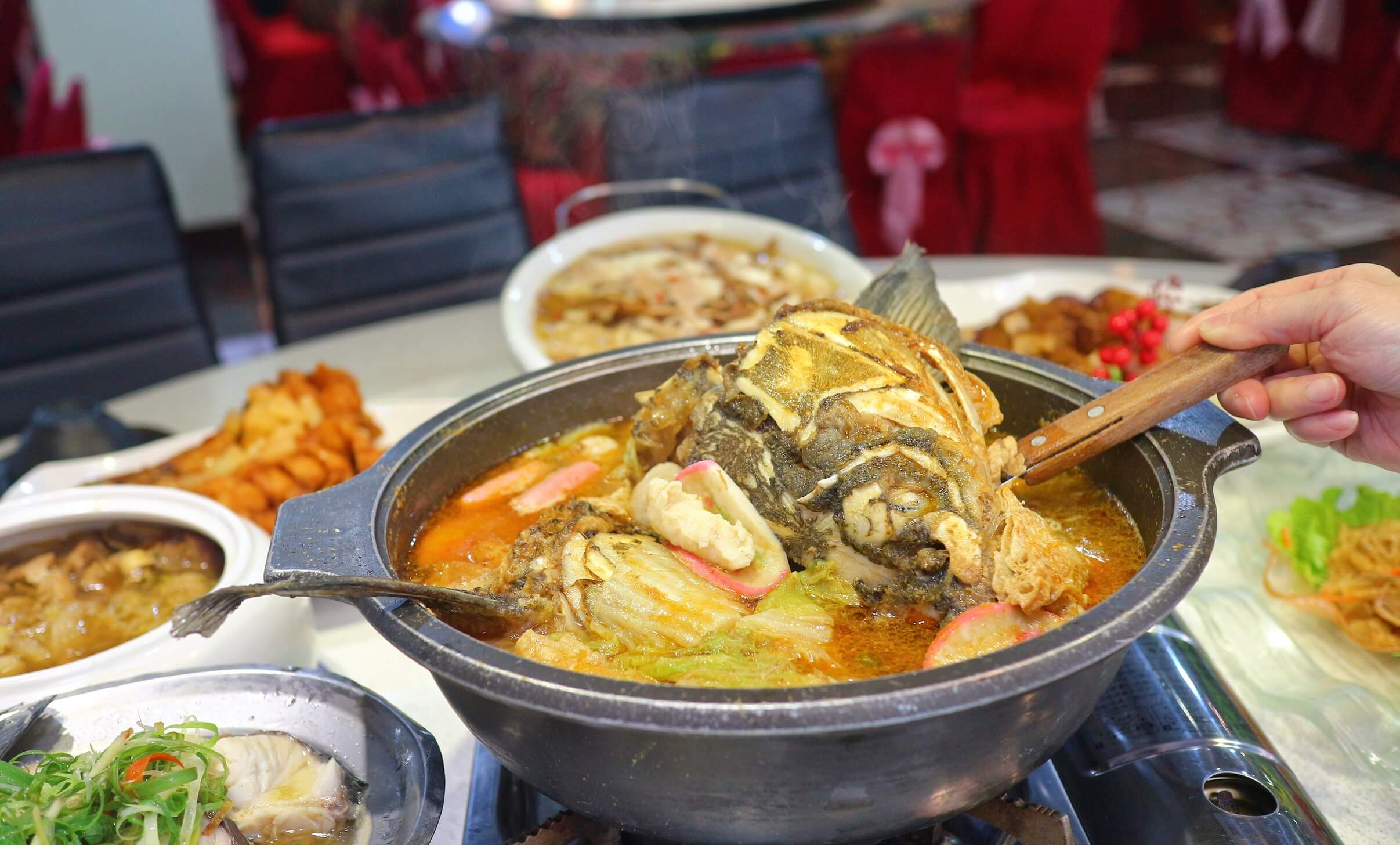 石門活魚餐廳推薦｜山霸王餐廳、高CP值石門活魚、公司聚餐首選、尾牙年菜、春酒包場聚會好選擇！桃園大溪餐廳！ @💕小美很愛嚐💕