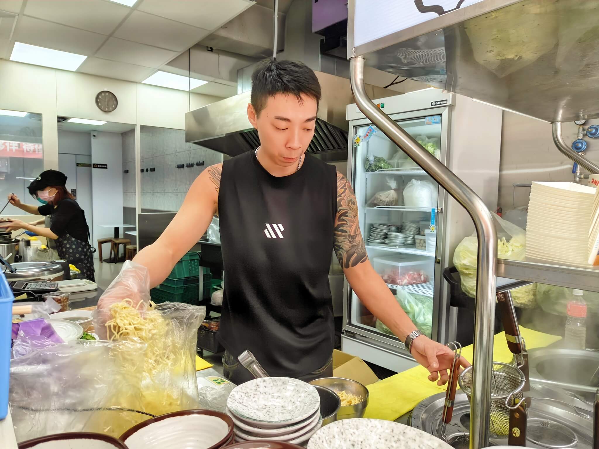 板橋美食｜村村食堂、澄澈的湯、簡單組合、揭開美味密碼牛肉湯鮮甜關鍵！ @💕小美很愛嚐💕