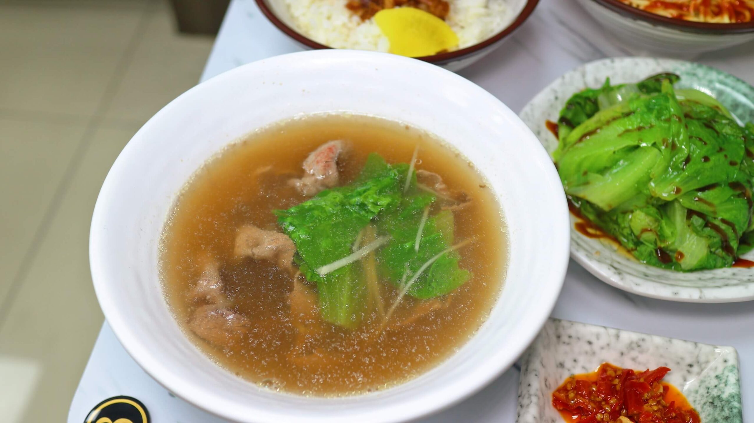 板橋美食｜村村食堂、澄澈的湯、簡單組合、揭開美味密碼牛肉湯鮮甜關鍵！ @💕小美很愛嚐💕