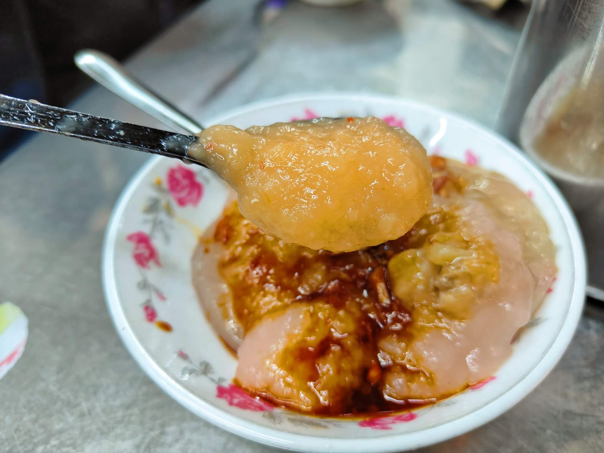 台中豐原美食｜正老牌豐原肉丸、炸肉丸皮Q有嚼勁、還有高湯無限讓你喝、廟東夜市必吃的肉丸老店！ @💕小美很愛嚐💕