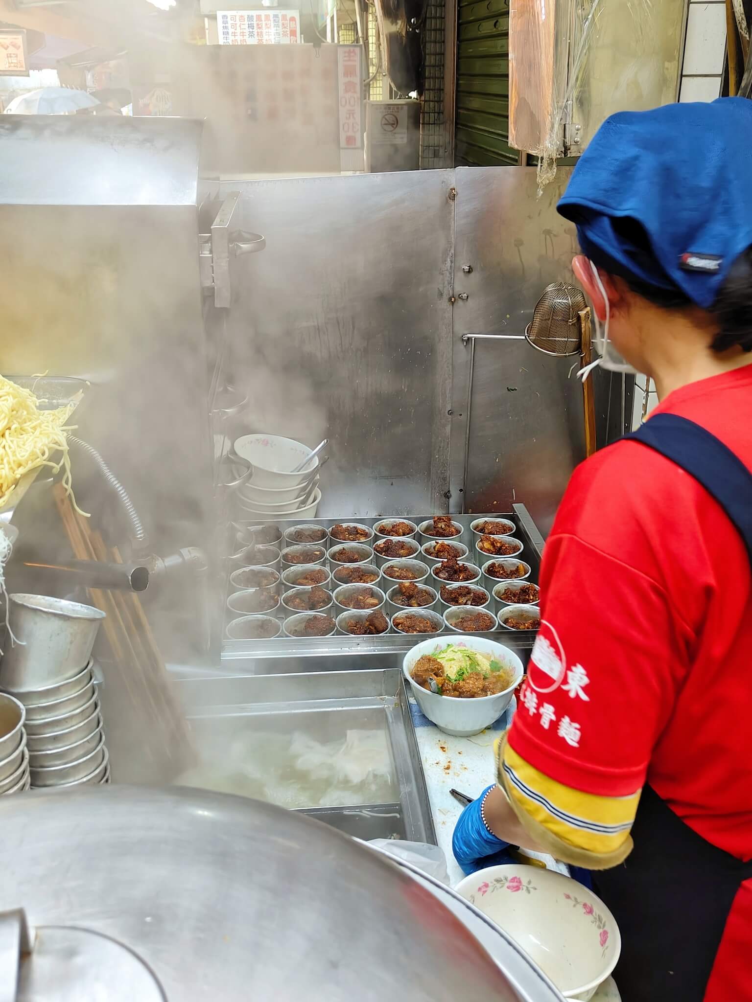 台中豐原美食｜廟東清水排骨麵店、「老店排骨酥」內行才知、必吃人氣排隊美食！ @💕小美很愛嚐💕