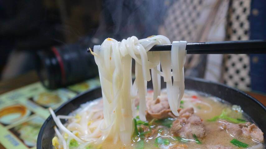 萬里美食｜儂徠南洋美食、咖哩雞濃郁椰奶香、越南河粉超鮮甜、平價份量大！ @💕小美很愛嚐💕