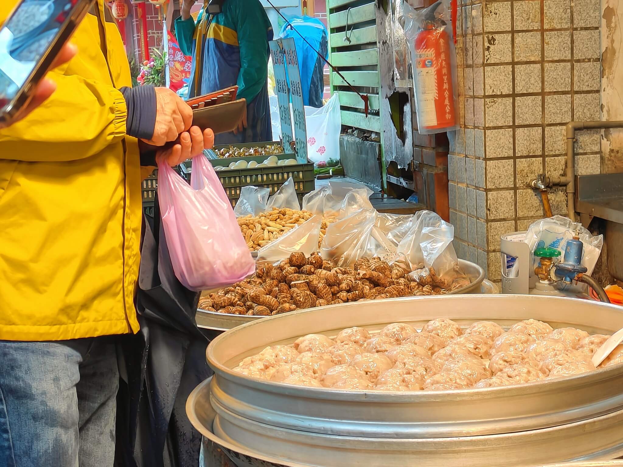 金山美食｜顏記古早味美食坊、外皮微甜Q彈 , 內餡鹹香美味 , 素食葷食都有！ @💕小美很愛嚐💕