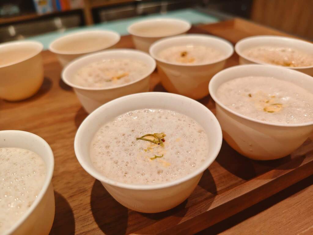 江子翠美食|方人也鮮奶麻糬研究室、草莓季限定甜點「莓好」、草莓鮮奶麻糬重出江湖超療癒! - 第16張圖 江子翠美食|方人也鮮奶麻糬研究室、草莓季限定甜點「莓好」、草莓鮮奶麻糬重出江湖超療癒!