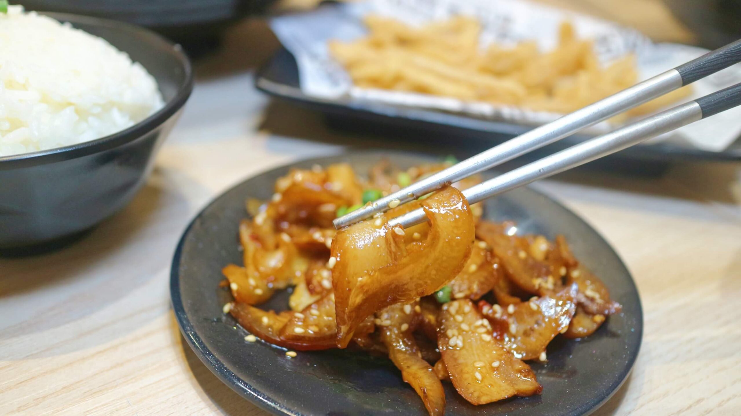 新莊美食｜二春外鍋燒專賣店新莊店、滿滿的肉和牛鍋燒和牛控為之瘋狂！ @💕小美很愛嚐💕
