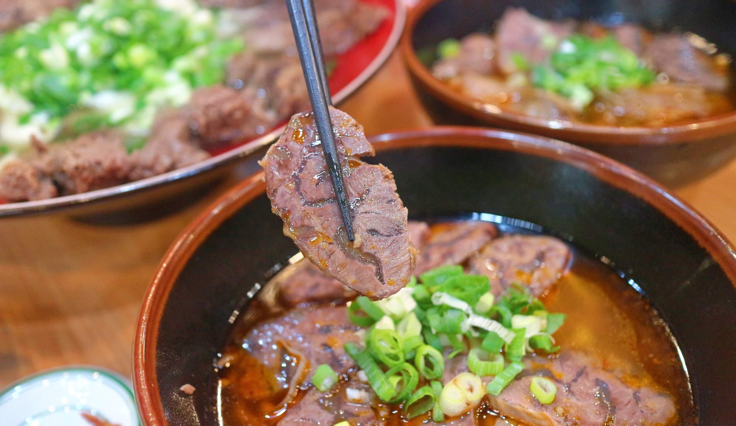 內壢美食｜清牛堂清燉牛肉麵內壢店、必點霸王清燉牛肉麵浮誇系美食、內用免費續湯！ @💕小美很愛嚐💕