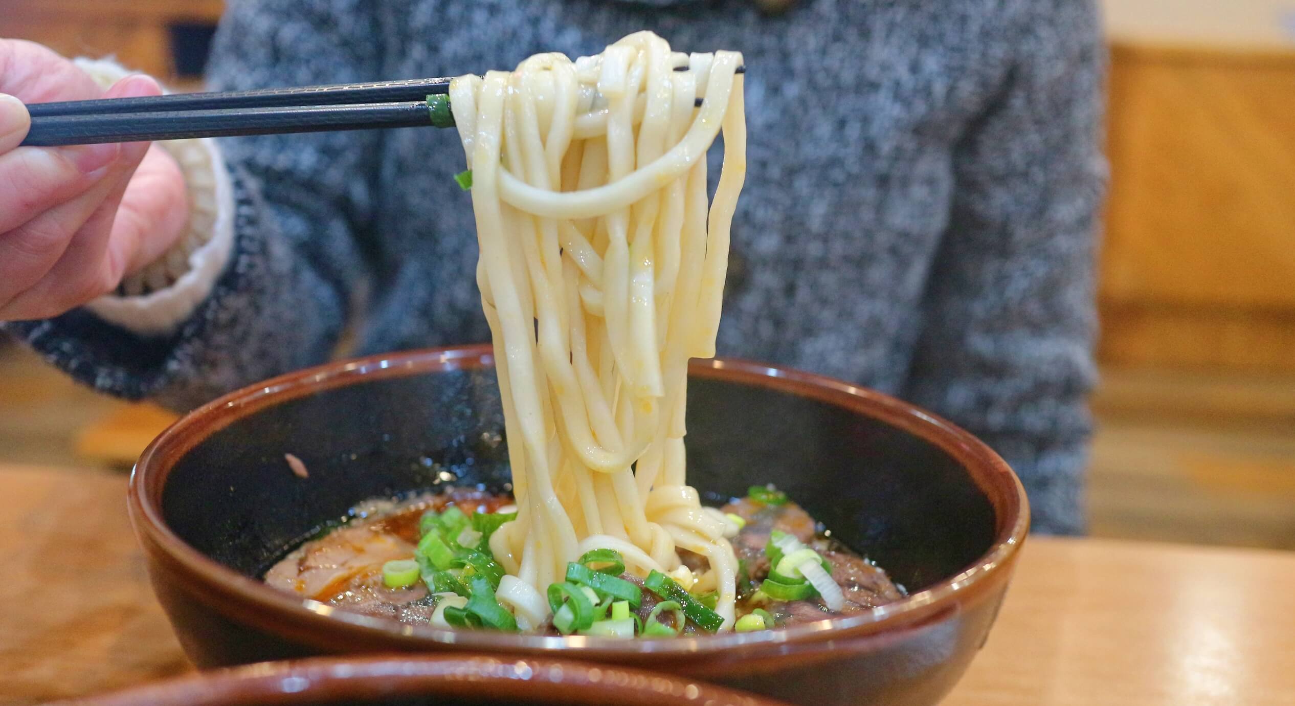 內壢美食｜清牛堂清燉牛肉麵內壢店、必點霸王清燉牛肉麵浮誇系美食、內用免費續湯！ @💕小美很愛嚐💕