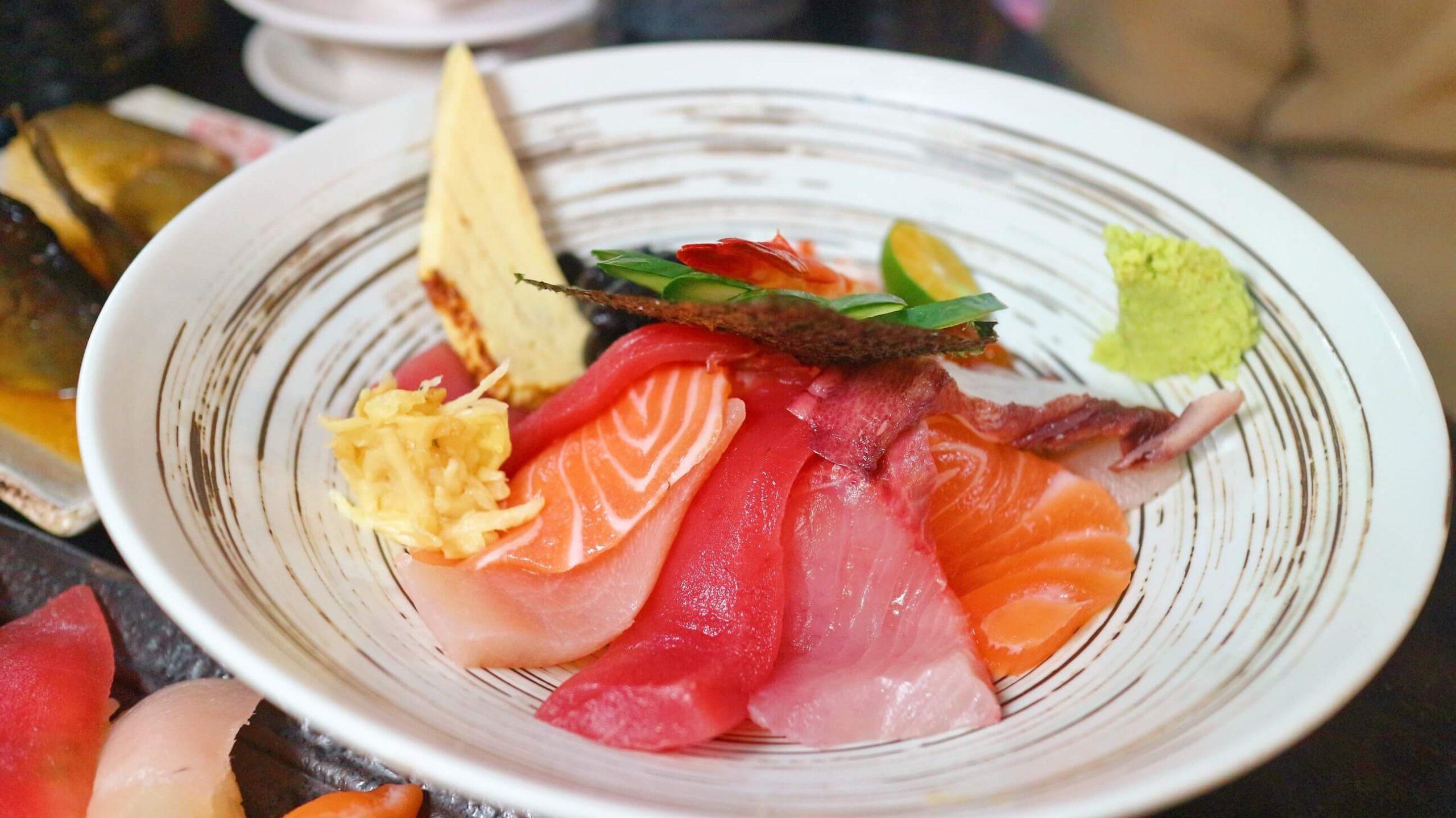 基隆仁愛市場美食｜加園壽司、基隆100碗美食、香魚甘露煮入日即化美味100分！ @💕小美很愛嚐💕