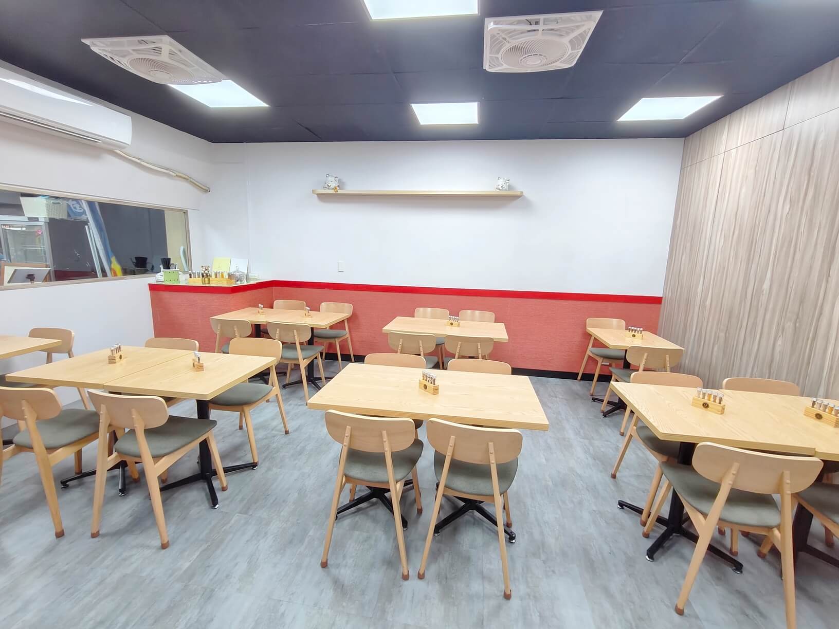 板橋美食｜94咖哩孃板橋市府店、菜單220元起平價咖哩小火鍋推薦、13種香料研發的「白雪砂鍋煲」、「赤雪砂鍋煲」都好好吃！ @💕小美很愛嚐💕