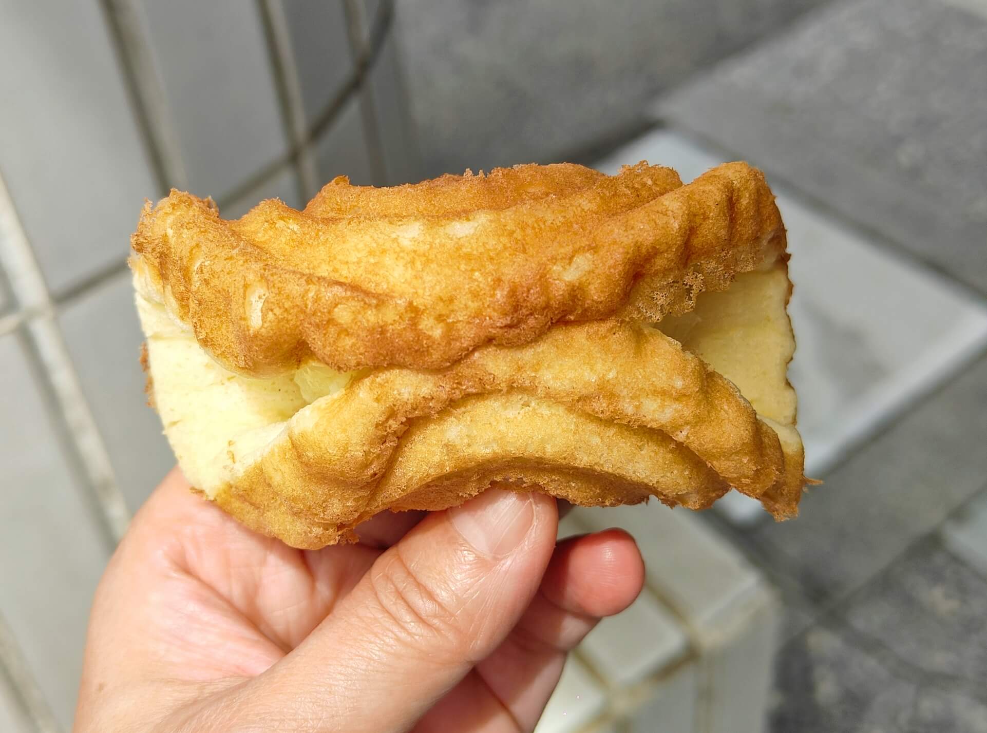 台中美食｜城門雞蛋糕、古早味紅豆奶油一捲不到12元、台中在地隱藏版小吃！ @💕小美很愛嚐💕