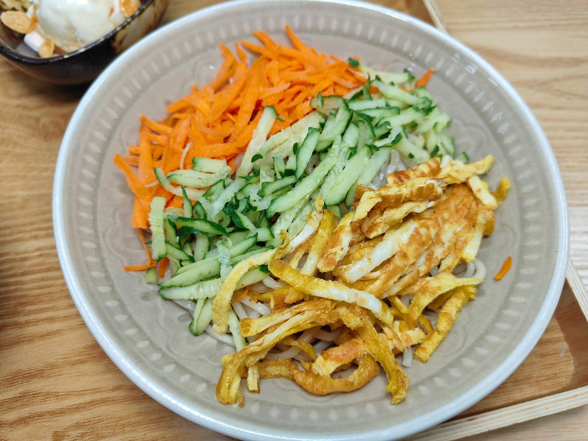 板橋美食｜94咖哩孃板橋市府店、菜單220元起平價咖哩小火鍋推薦、13種香料研發的「白雪砂鍋煲」、「赤雪砂鍋煲」都好好吃！ @💕小美很愛嚐💕